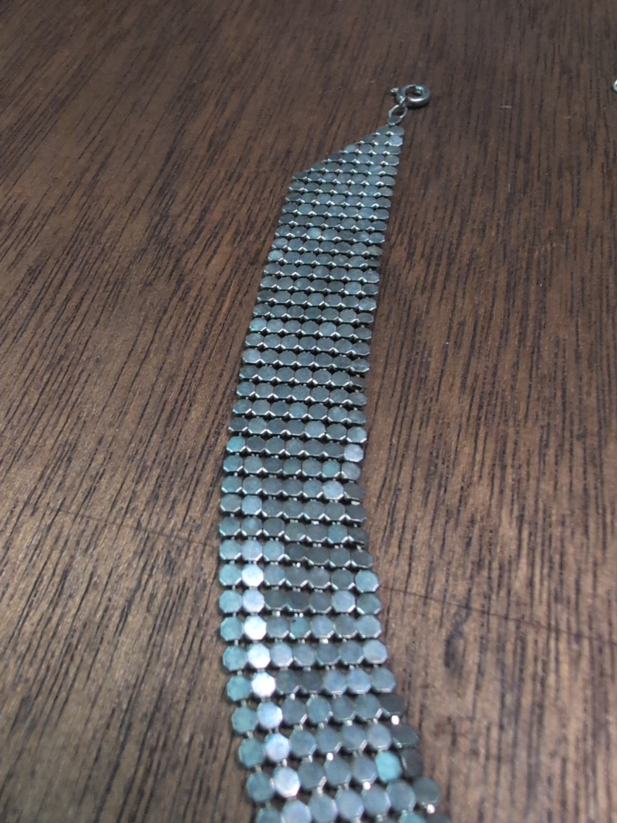 Vintage Mesh-V- Necklace Silver-tone 14.5″in(36cm)