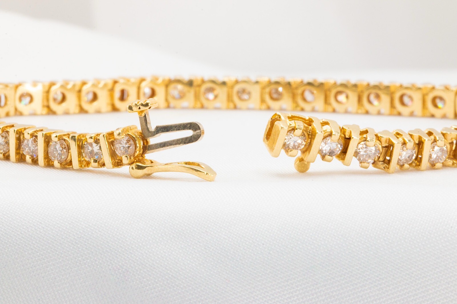 Vintage 3.54CT Diamond Tennis Bracelet in 14K Yellow Gold