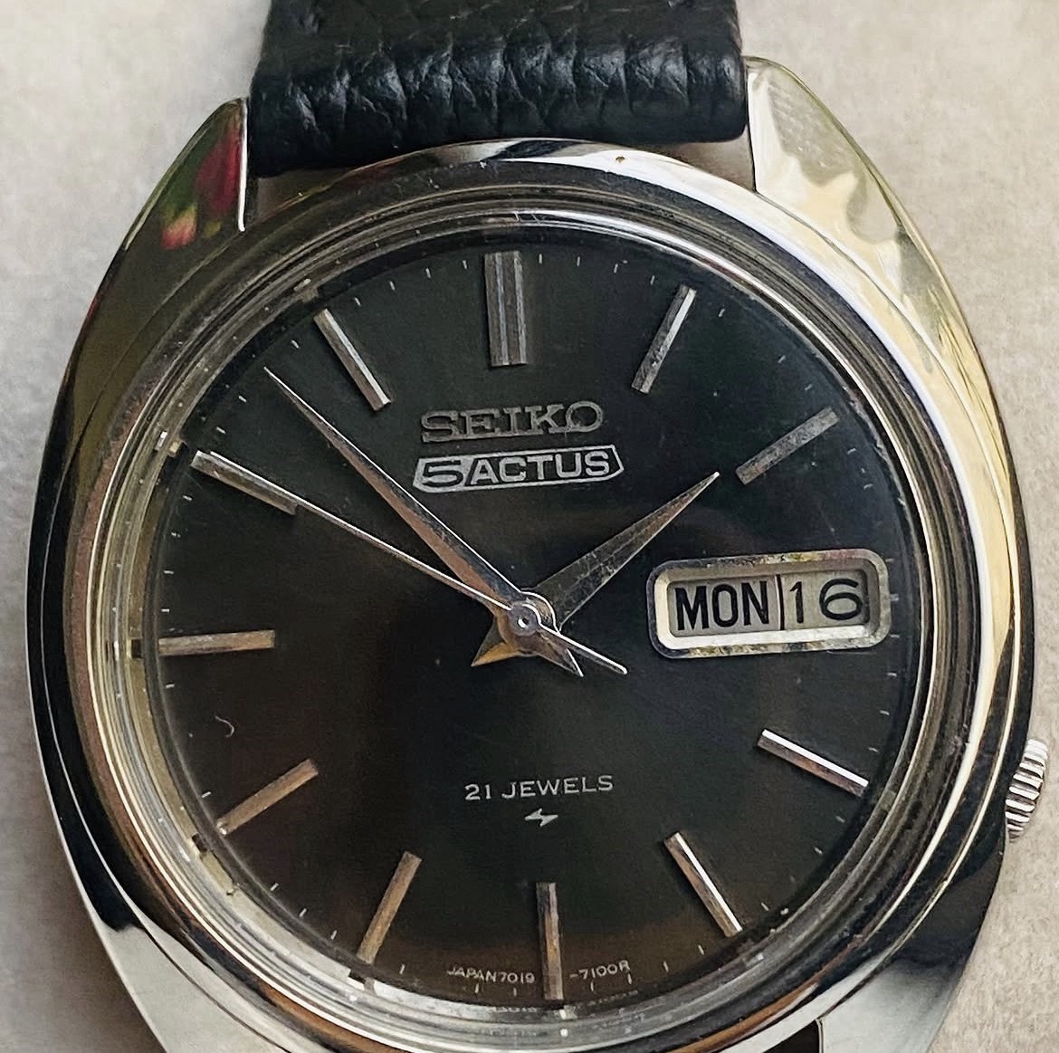 Vintage Seiko 5 Actus 7019-7080 Automatic 1971 Japan Made Dress Watch For Men