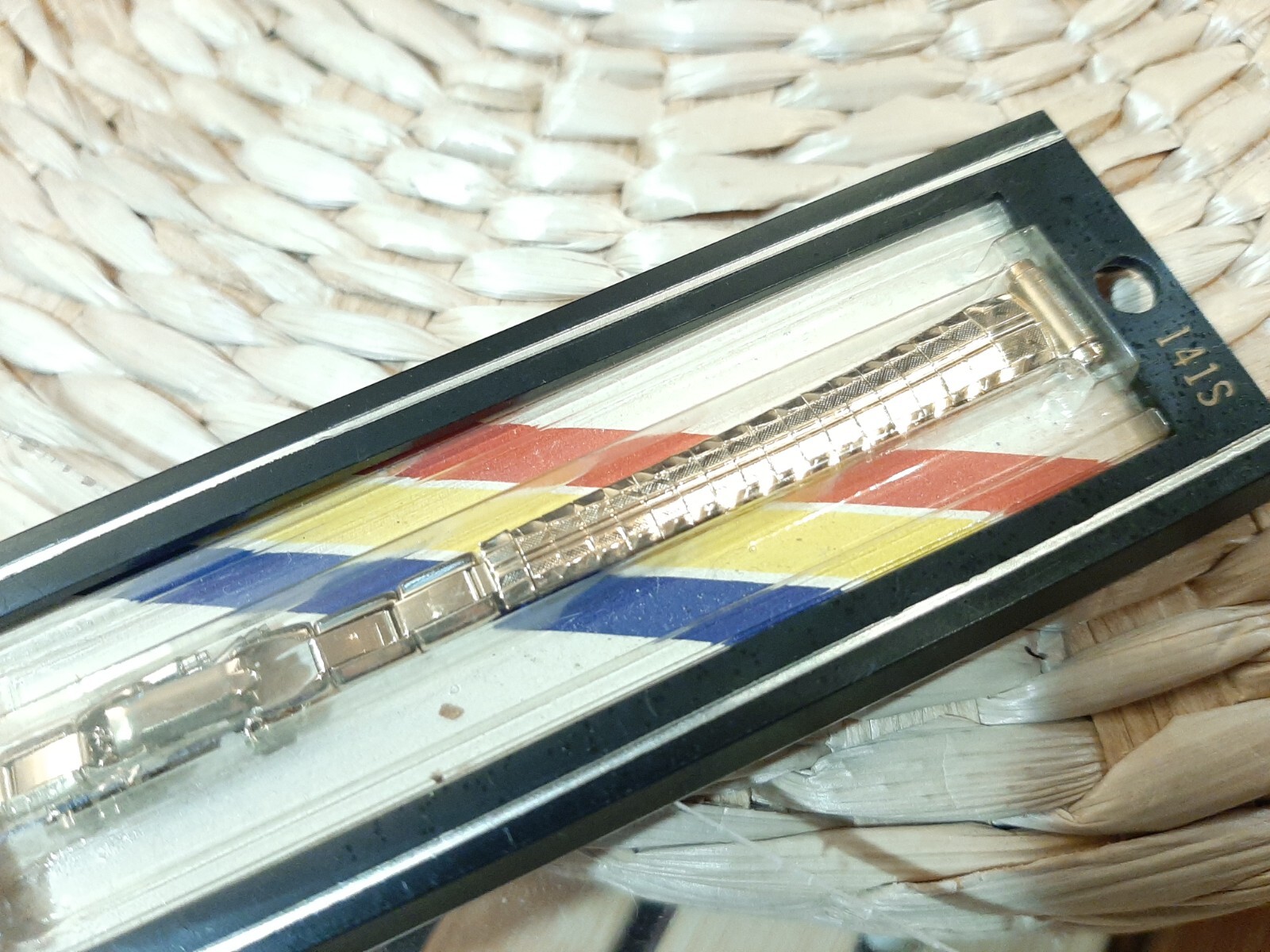 VINTAGE Women’s MEDALIST DURA-GLO STRETCH WATCH BAND Gold Tone NEW