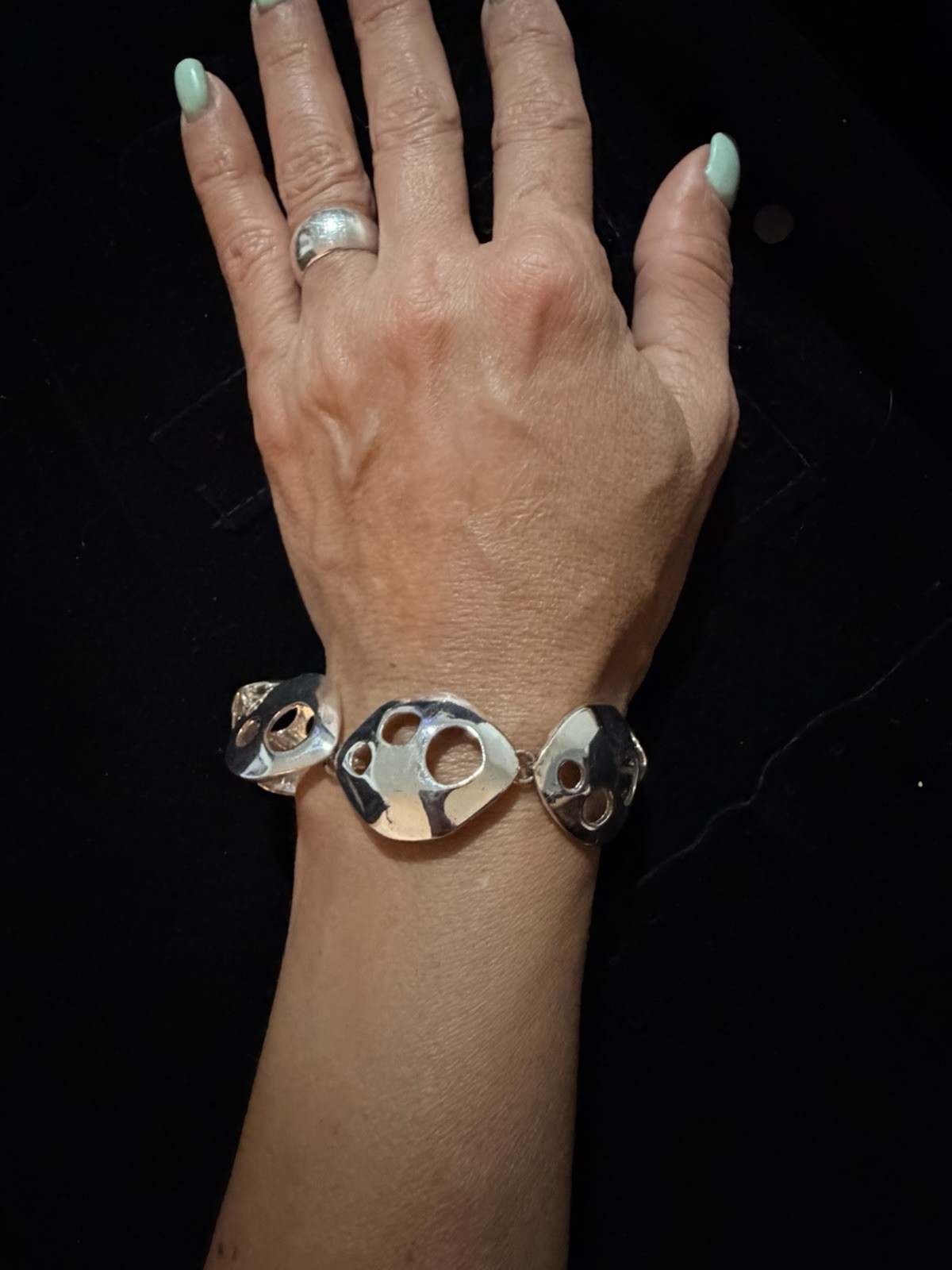 Silver Tone Abstract Cutout Link Bracelet Toggle Closure 7in No Stone