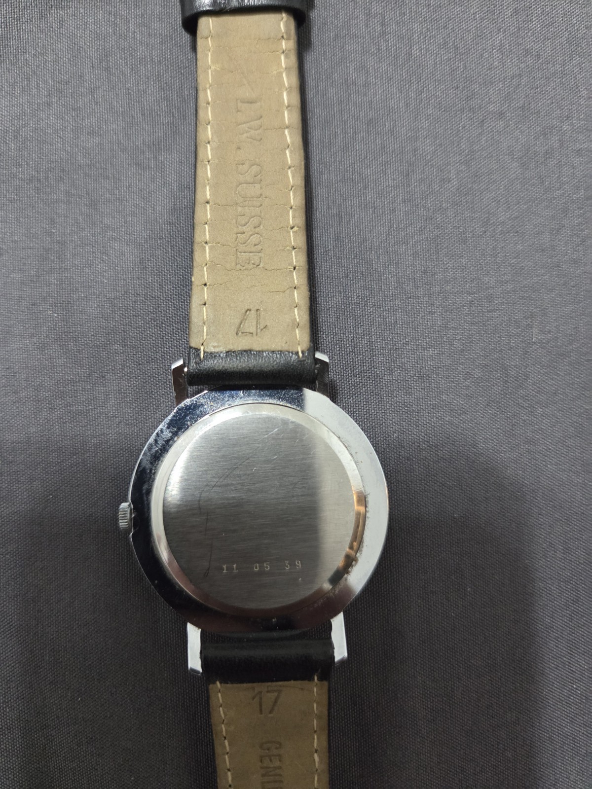 Rare 1960s Louvic De Luxe Mystery Dial 17 Jewels Swiss Mechanical Watch RUNNING