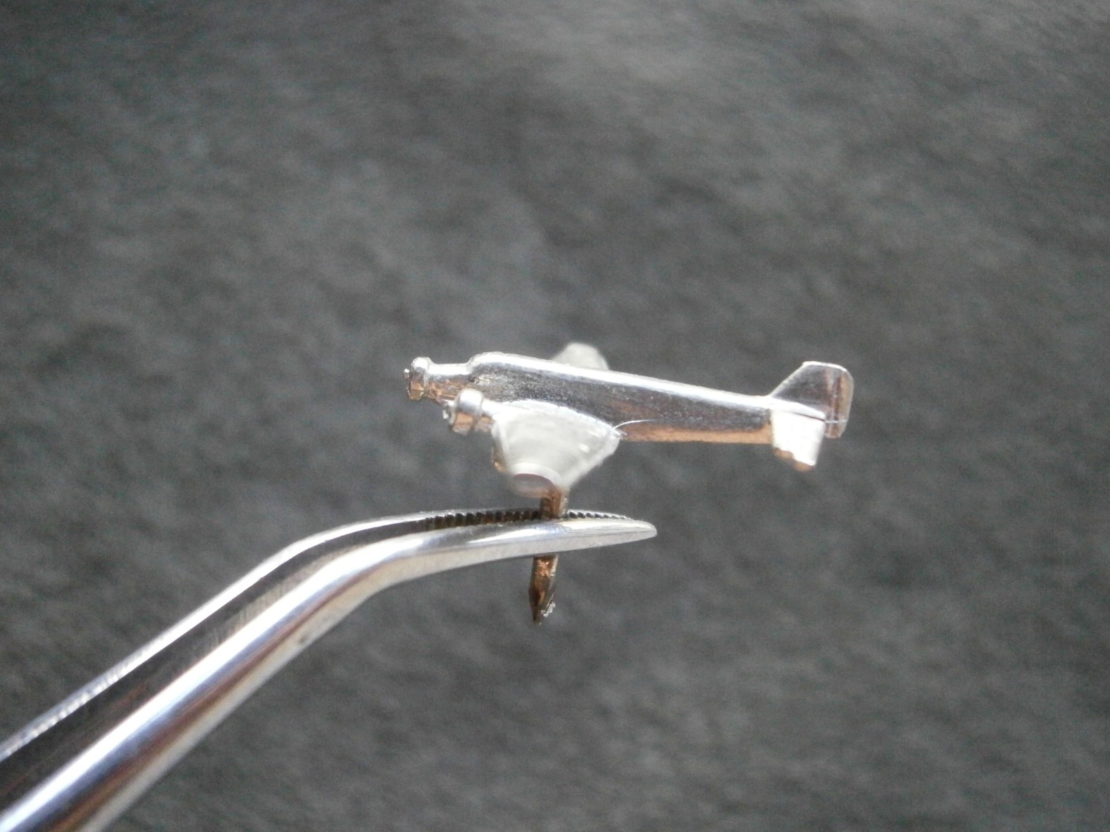 Wellington Bomber WW II UK Airplane Vtg Silvertone Lapel Pin Hat Badge 3.0g