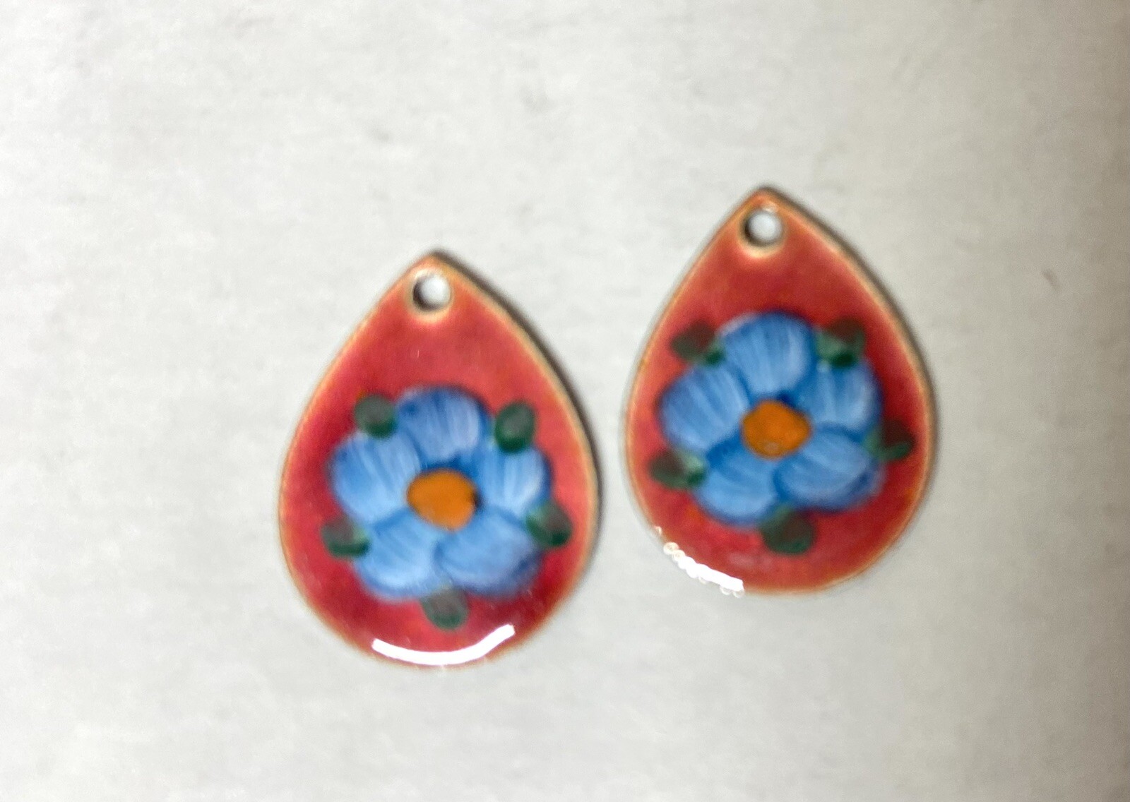 66x Vtg. Guilloche Enamel Charm-Teardrop charm shape-Turquoise Flower on Maroon