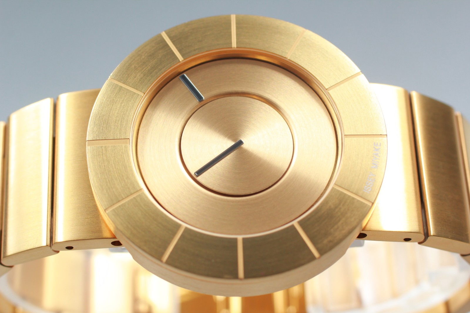 [MINT] ISSEY MIYAKE Tokujin Yoshioka designed GOLD NY0N005 Men’s Watch