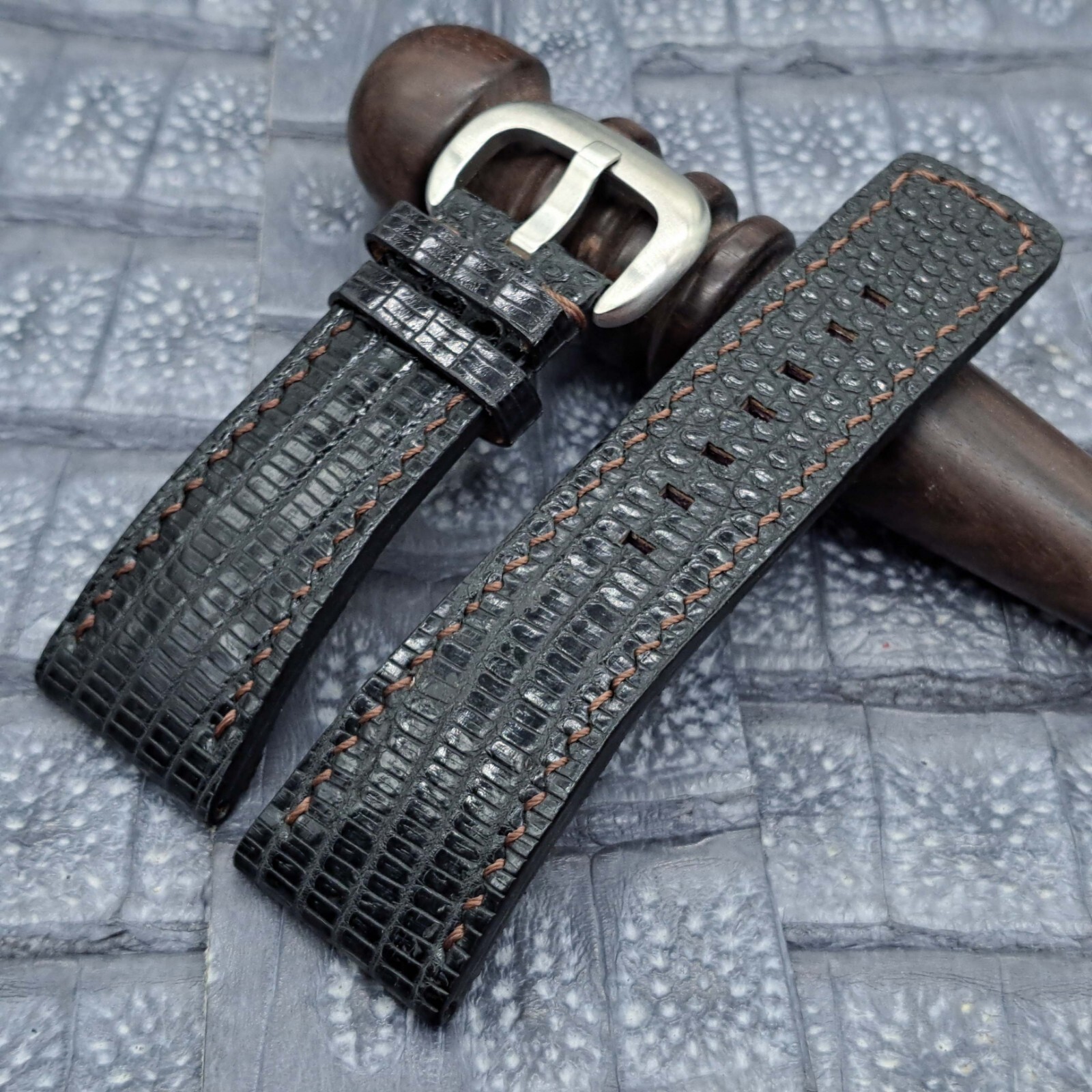 28mm/24mm Lizard Leather Watch Band Bespoke Exotic Leather Minimalist Design