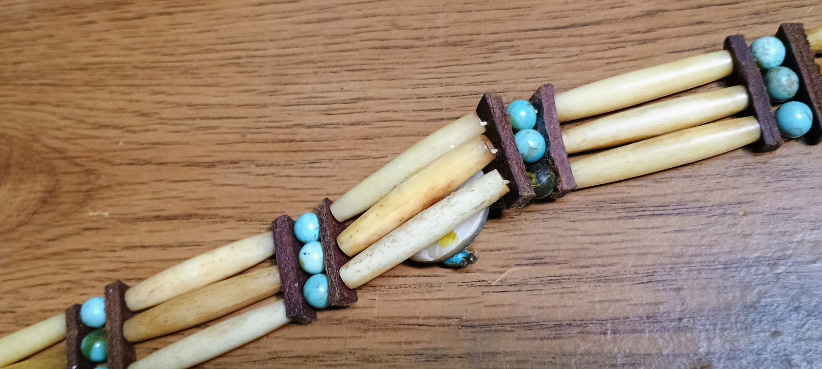 Vintage N.A.Turquoise Shell Boar Bone Leather Neck Choker