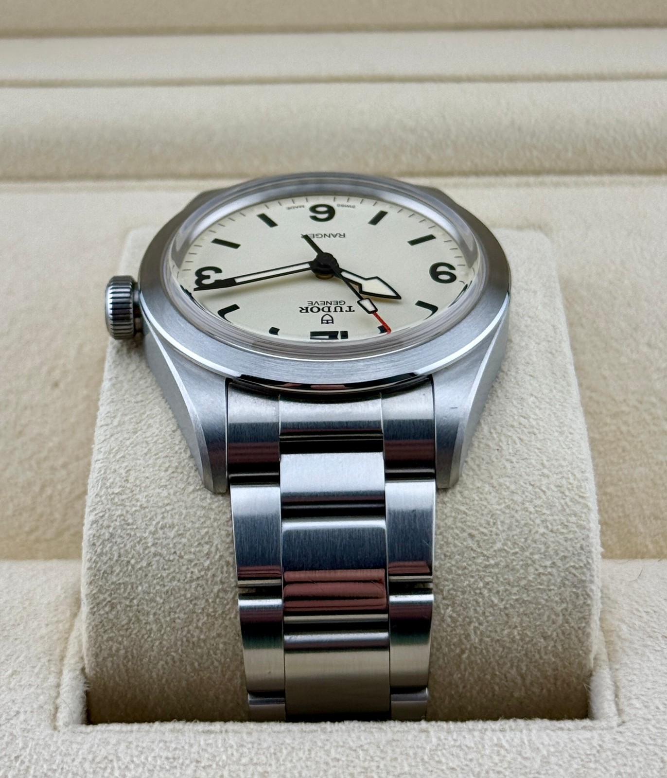 Tudor Ranger (79950). White “Dune” Dial. 39mm. 2026. Full Set.