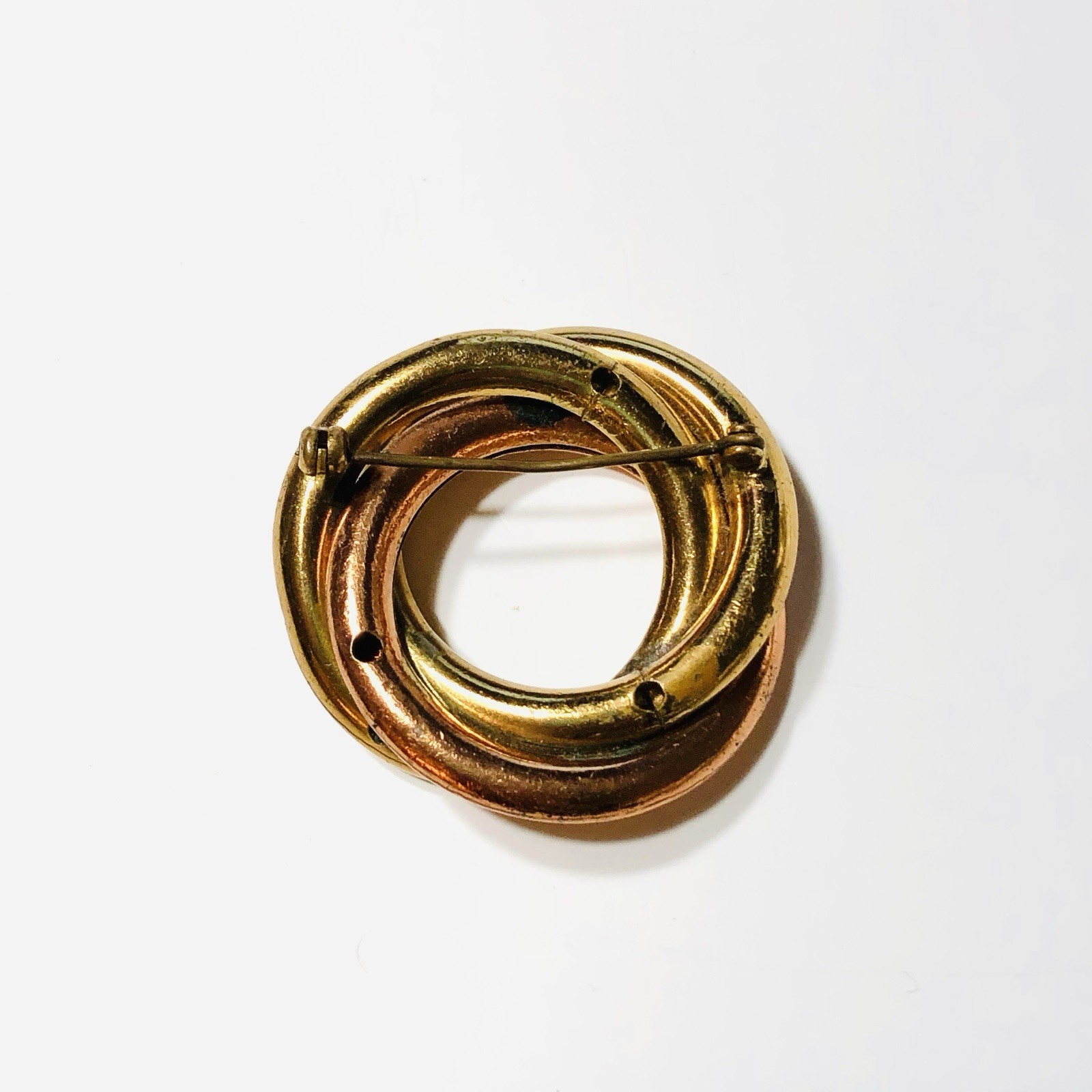 VINTAGE 50’s TRI COLOR GOLD CLASSIC CIRCLE WREATH BROOCH CELTIC LOVE KNOT PIN