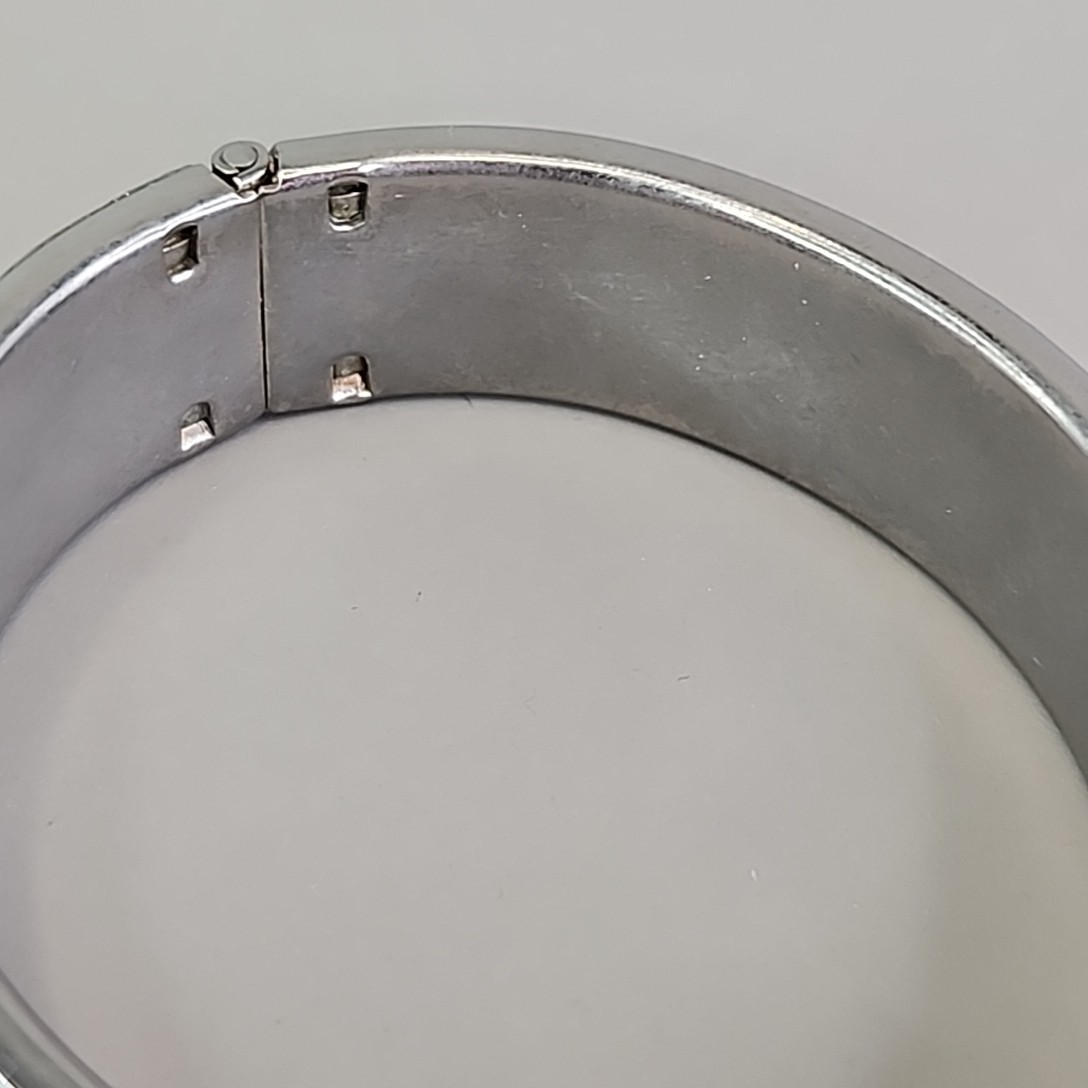 Vintage Etched Bangle Bracelet 15mm Hinged Silver Tone Push Lock 6.5″