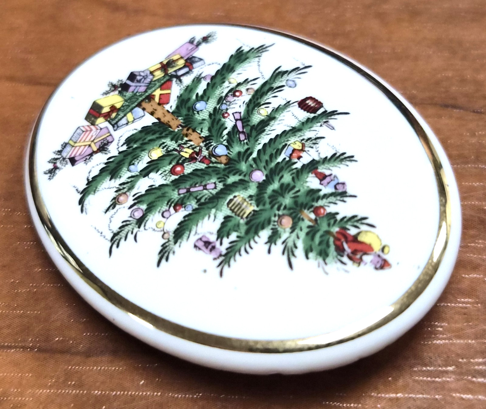 Vintage 90’s Signed Spode Christmas Tree Oval Porcelain Pin / Brooch