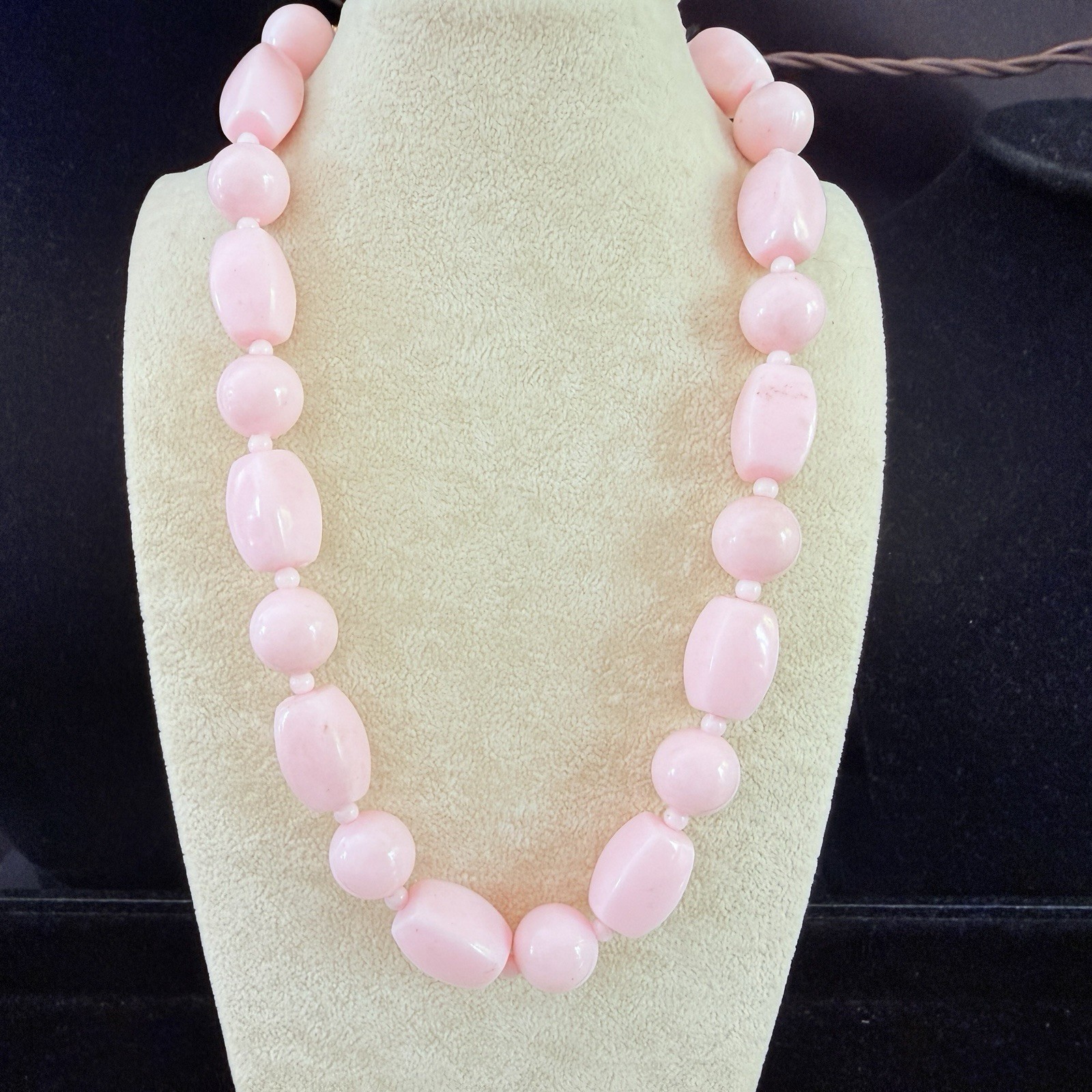 VTG. NOS HONG KONG PINK GENUINE LUCITE HAND KNOTTED BEADED NECKLACE-18″ (182)