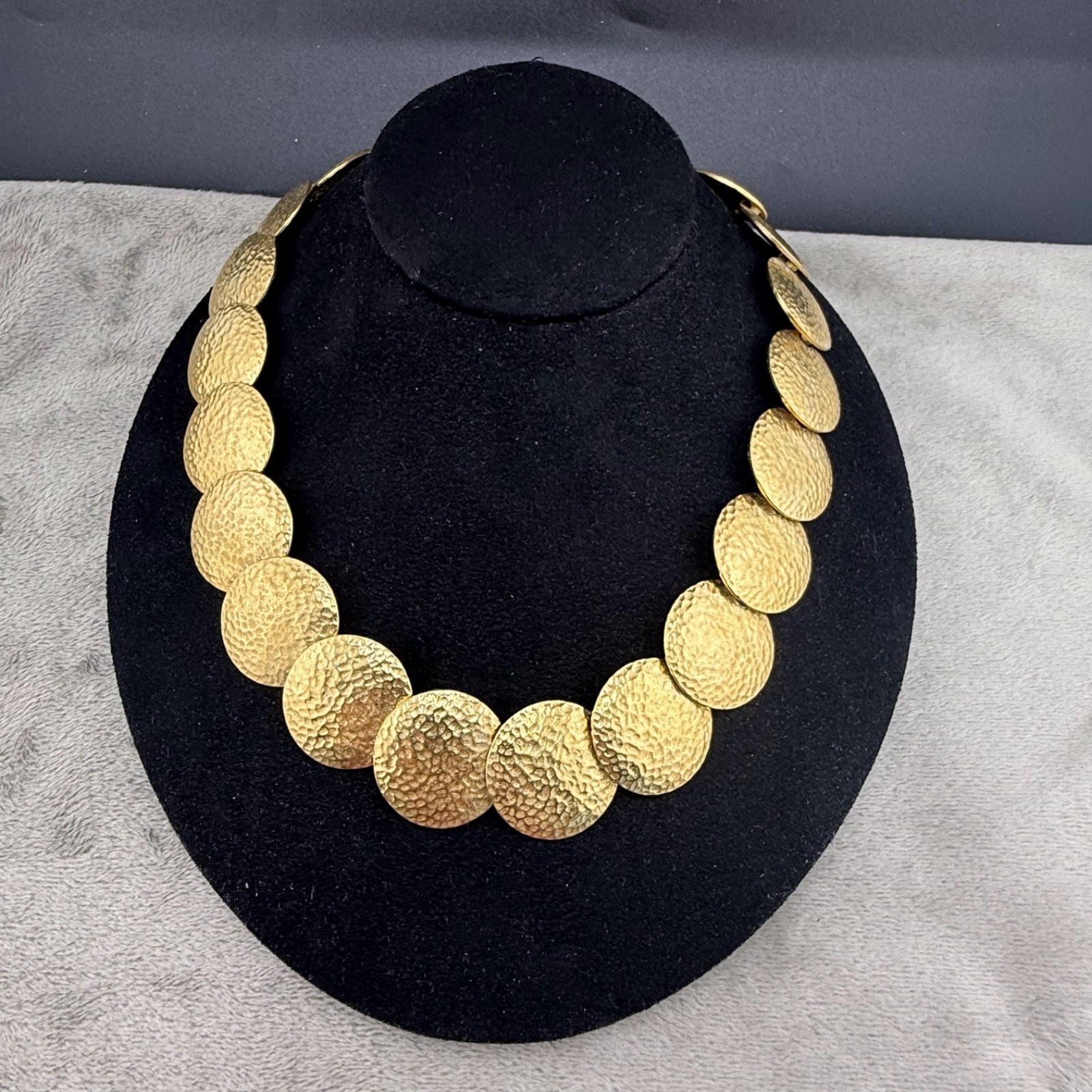 Vintage Necklace Gold Tone Hammered Disc Button 80s 19”