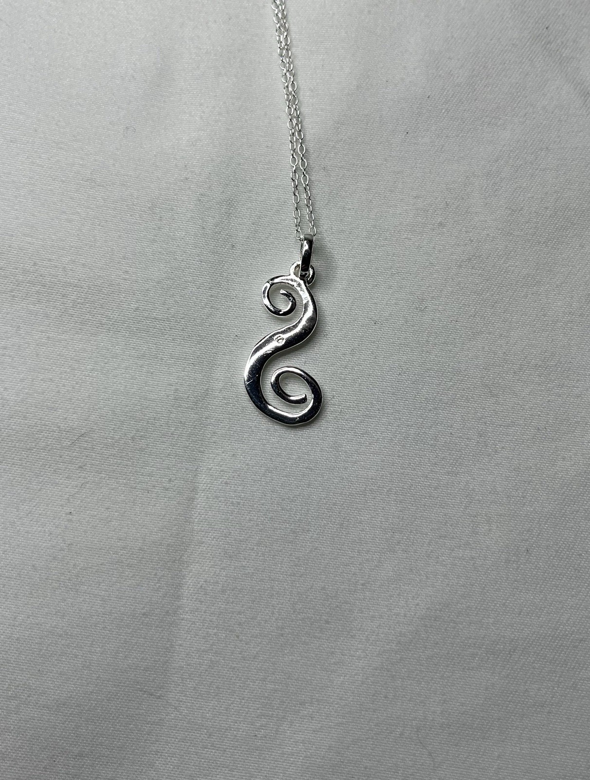 925 Sterling Silver Cursive Initial Letter S Pendant Necklace 17.75 In 1.59g