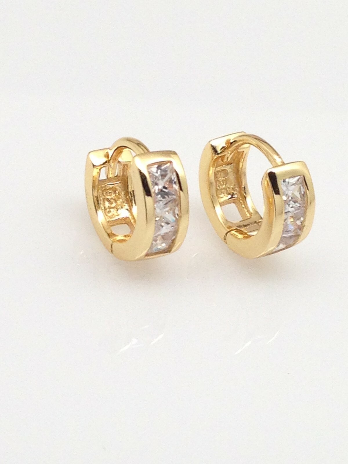 925 Sterling Silver Small Cz Huggie Hoop Earrings Princess Womens Mens 9.5×3.5mm