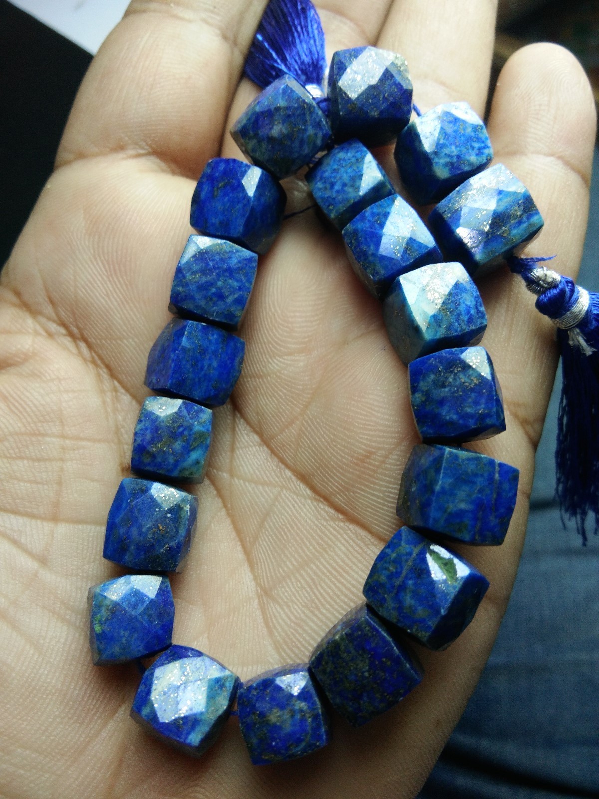 GENUINE LAPIS LAZUI FACETED CUBE 8-8.5 MM BEADS 7″ STRANDS