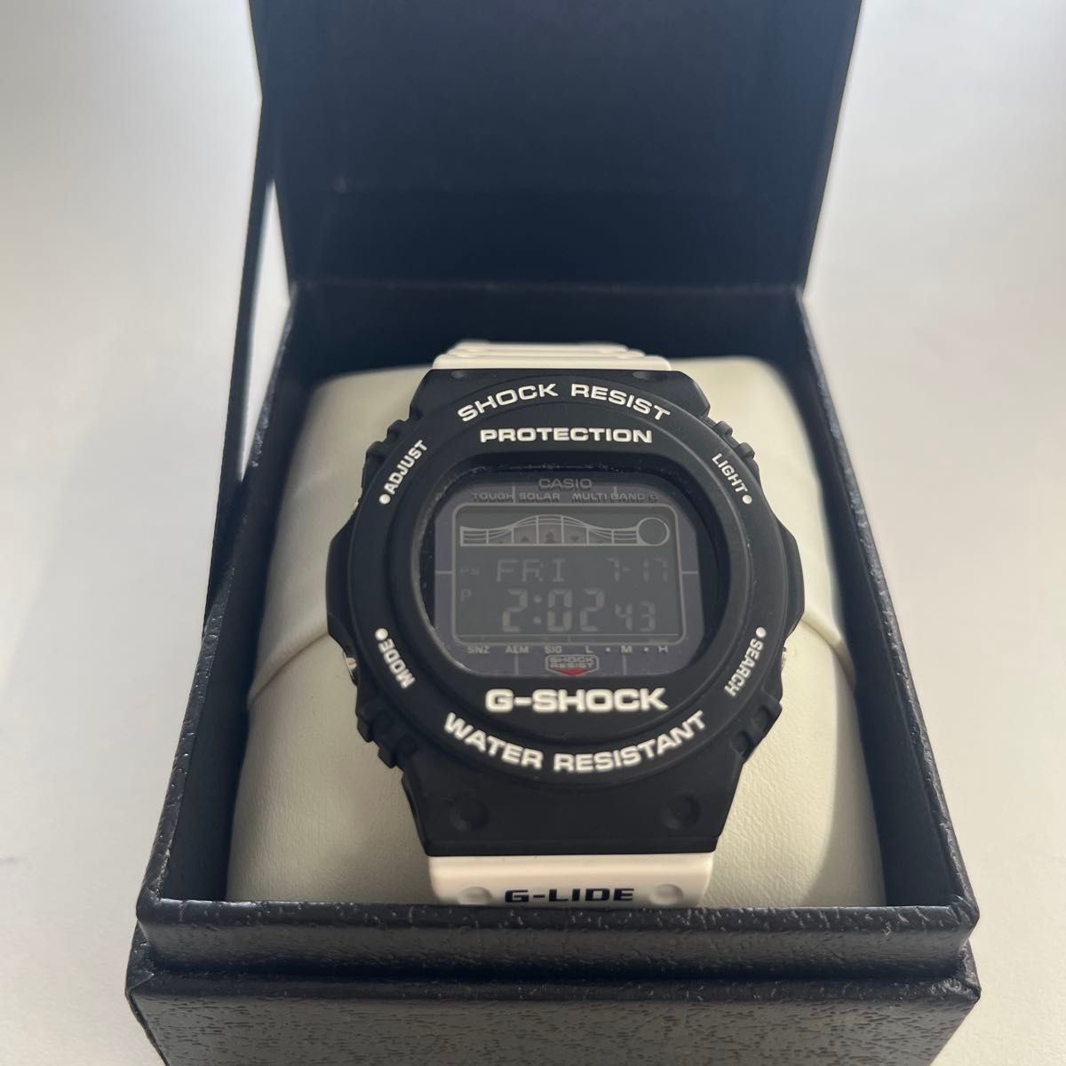 Casio G-SHOCK G-LIDE GWX-5700SSN Solar Radio White Black Japan Used