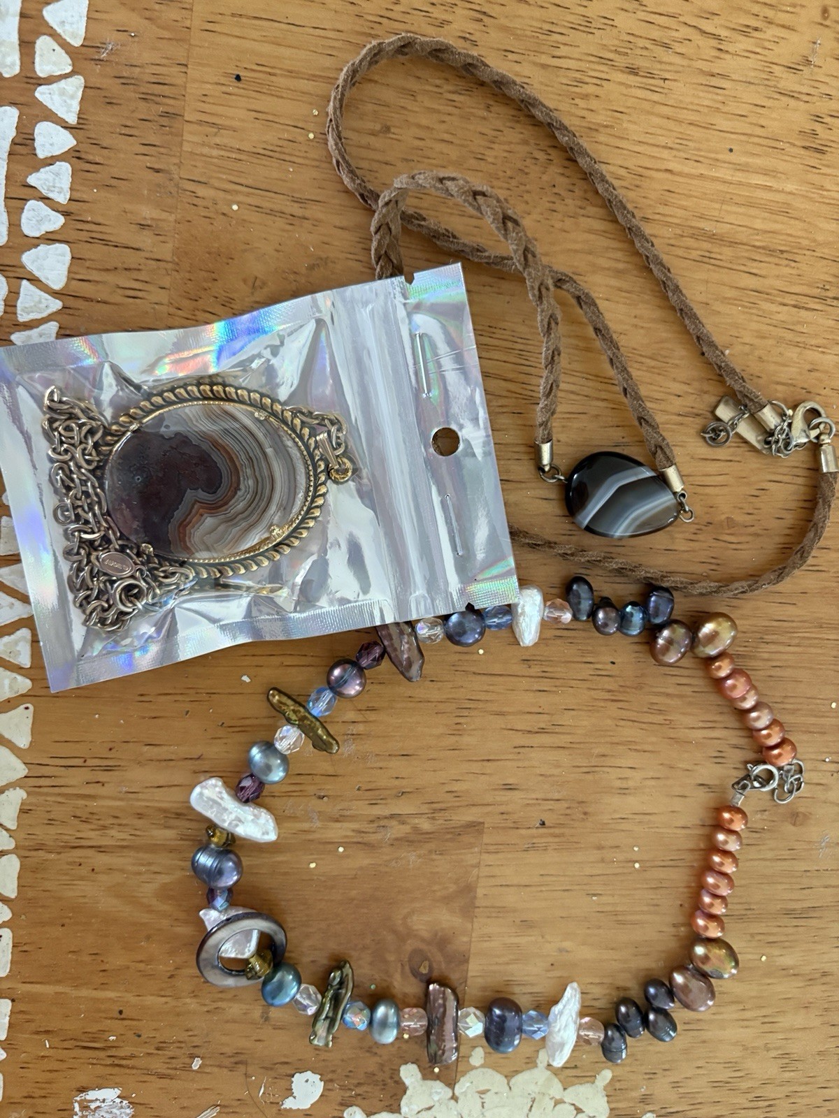 Banded Agate And Pearl Necklace Lot