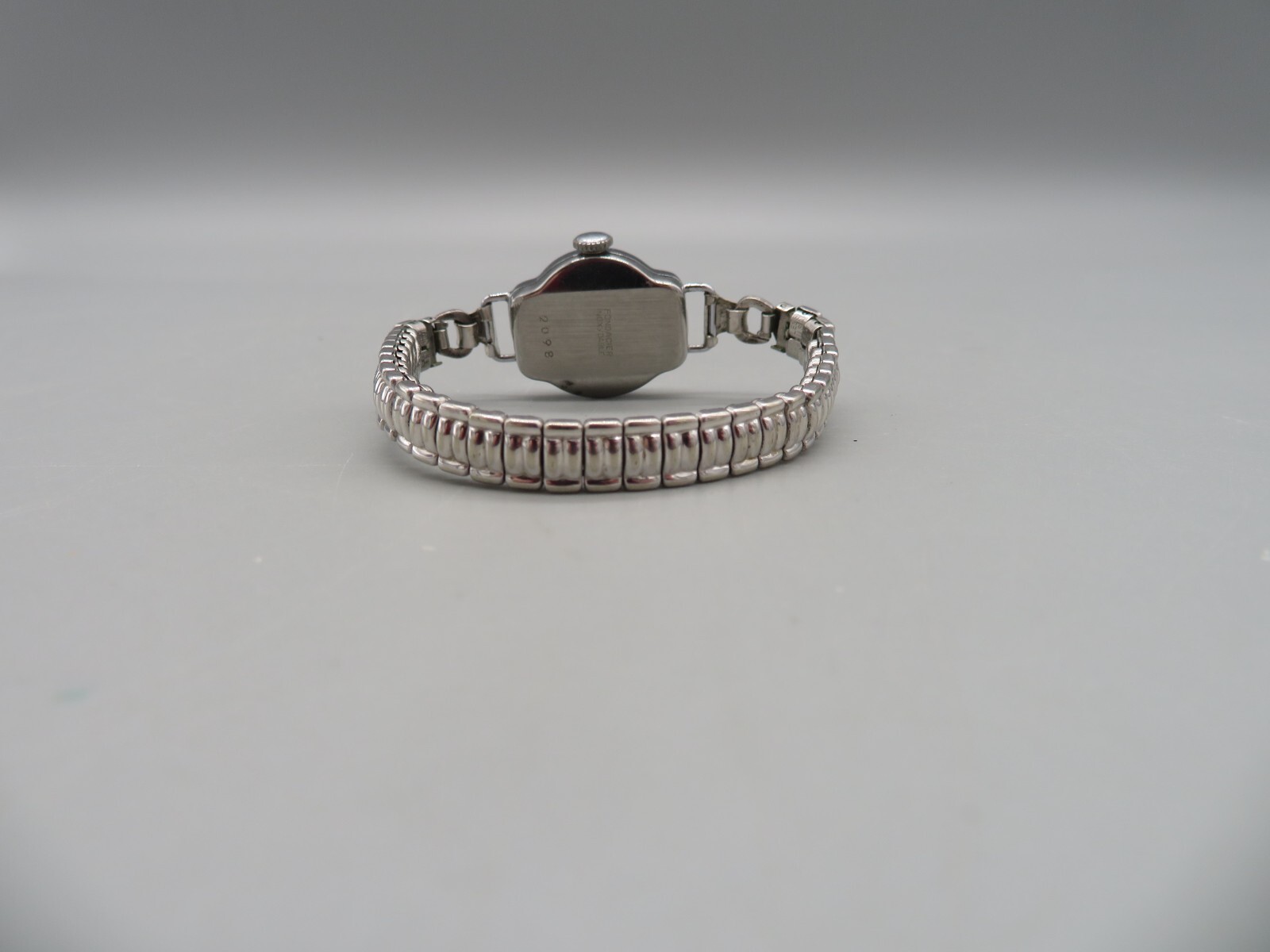 Ladies Vintage Nikles Fond Acier Inoxydable Watch FOR PARTS/REPAIRS