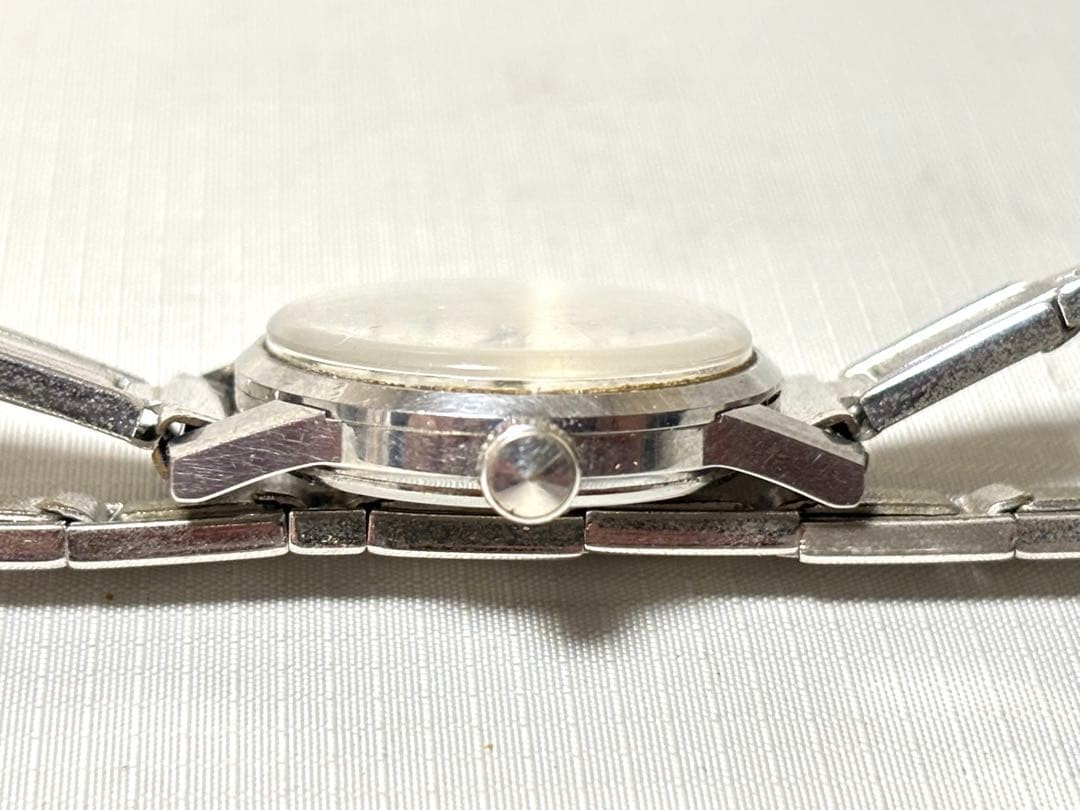 SEIKO Special 25 Jewels Manual Winding Ladies’ Watch with Medallion