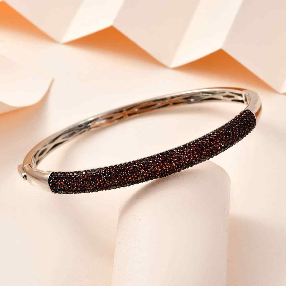 STUNNING!! 3.85ctw Mozambique Garnet Dome Bangle Bracelet Platinum Plated 7.25″