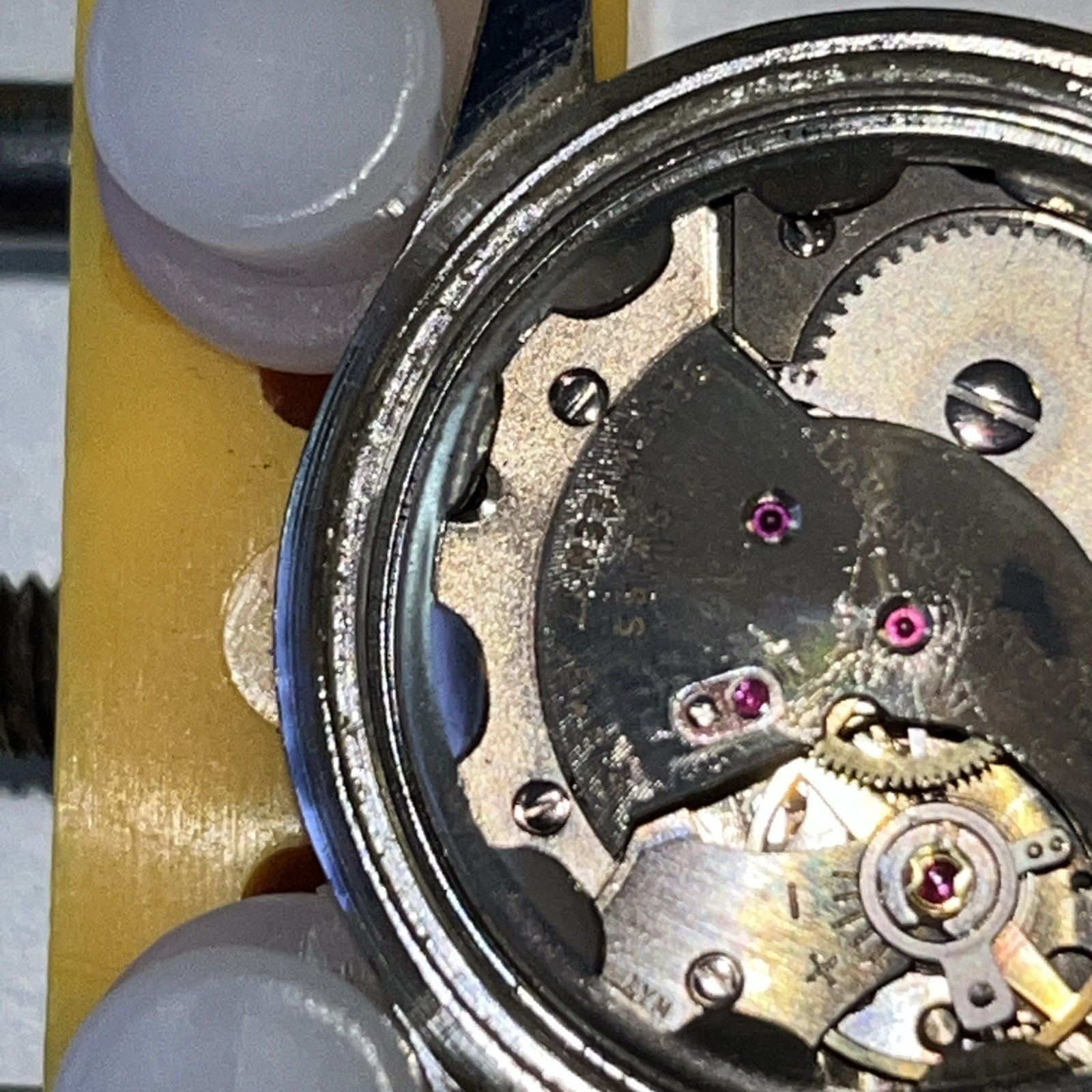 La Marque 17 Jewels Watch Unbreakable Mainspring Incabloc winds
