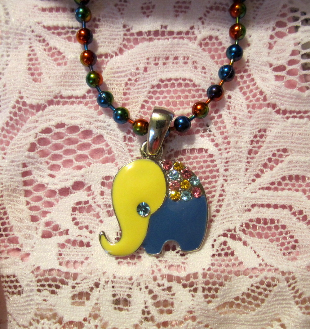 Elephant Necklace – Rainbow Chain