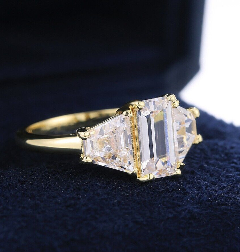 2 CT Simulated Diamond Pretty Ring 14K Gold Plated Fancy Ring For Valentine Gift