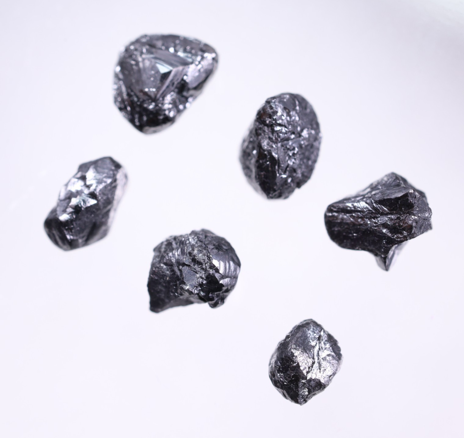 1 to 6pcs Dark Grey-Black Rough Diamond Uncut Natural Diamond for Fine Jewelry.