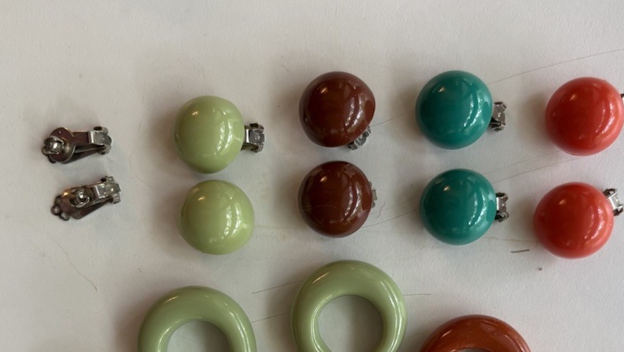 Vintage 1960-1970 Interchangeable Clip On Earrings Colorful 14 Pairs Gift Funky
