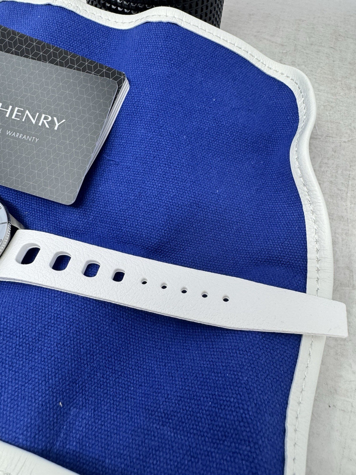 Dan Henry White 1975 Skin Diver 39mm Watch