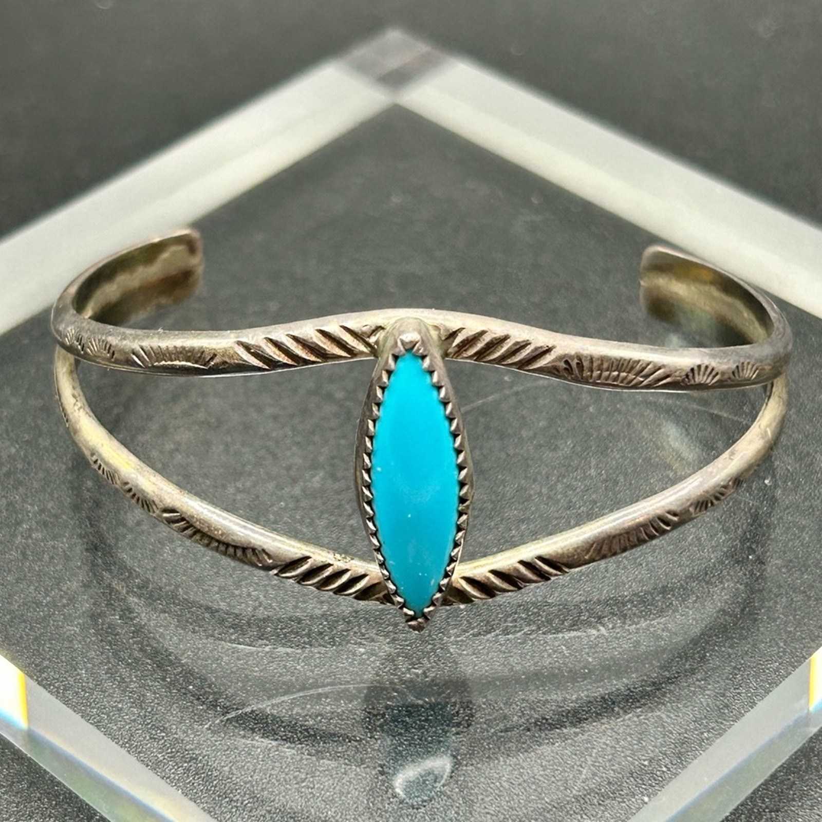 Vintage Native American 925 Sterling Silver Turquoise Cuff Bracelet #866 CO