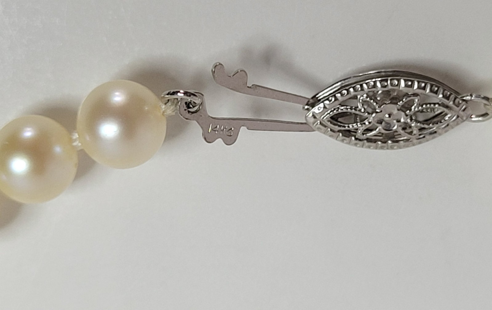 5.5mm Cultured Pearl Necklace cream white 14K Clasp vintage