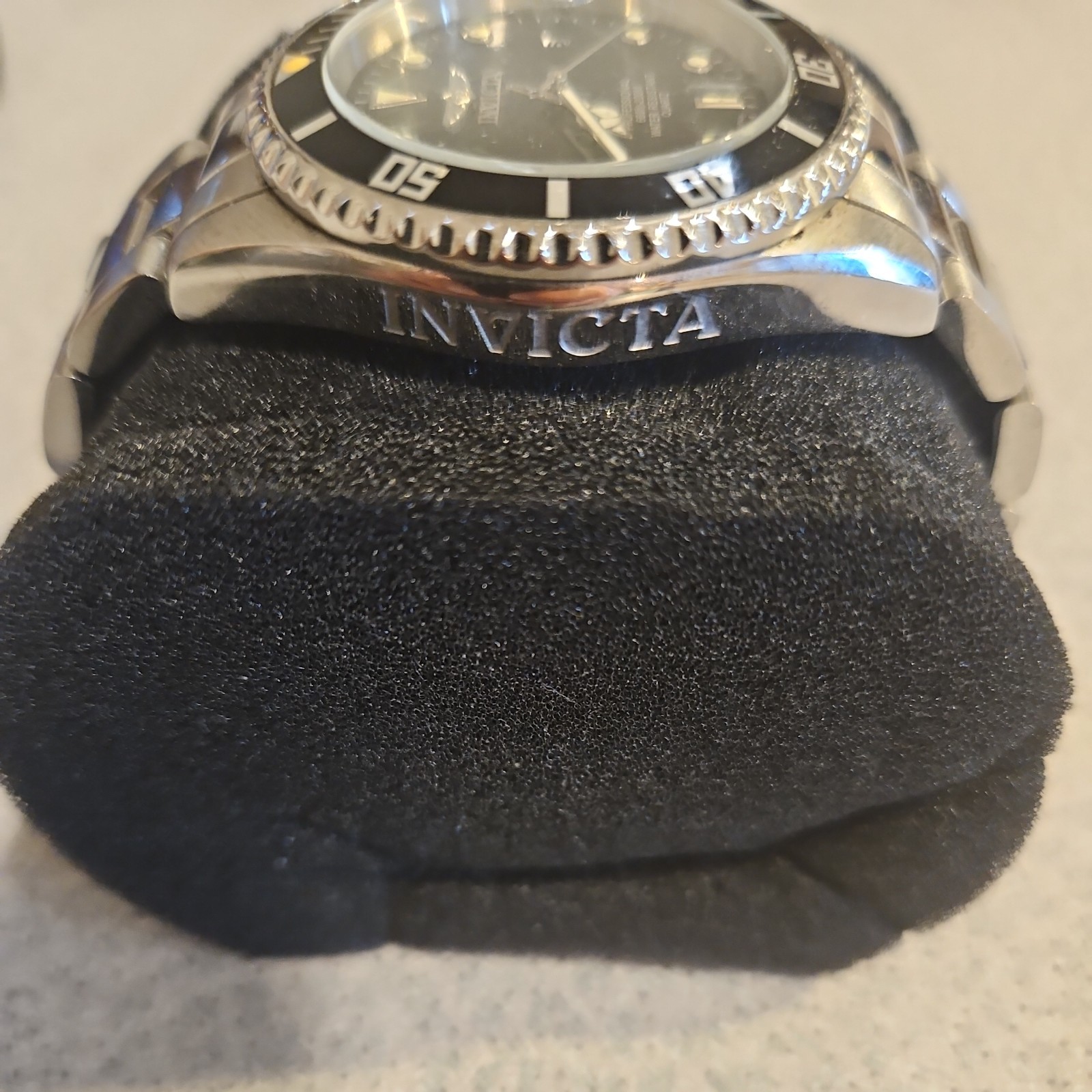 Invicta Pro Diver 8932OB Wristwatch for Men Needs Battery