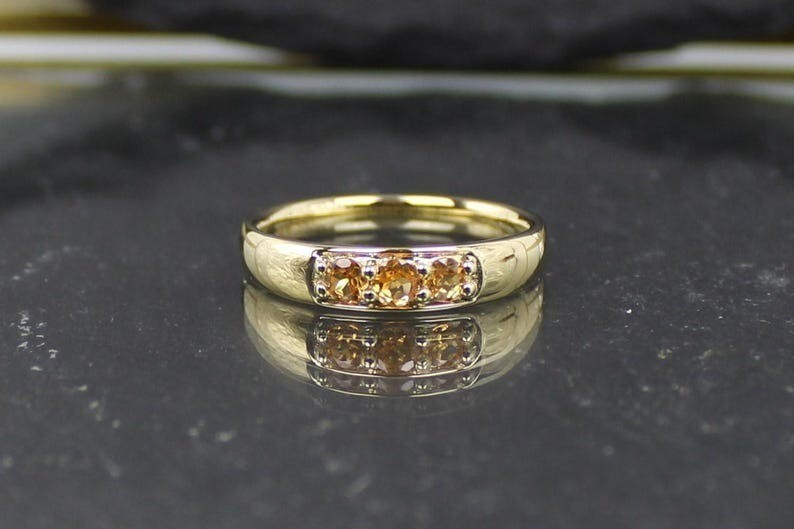 Mandarin Garnet Gold Ring in 375 Yellow Gold, 9 Carat