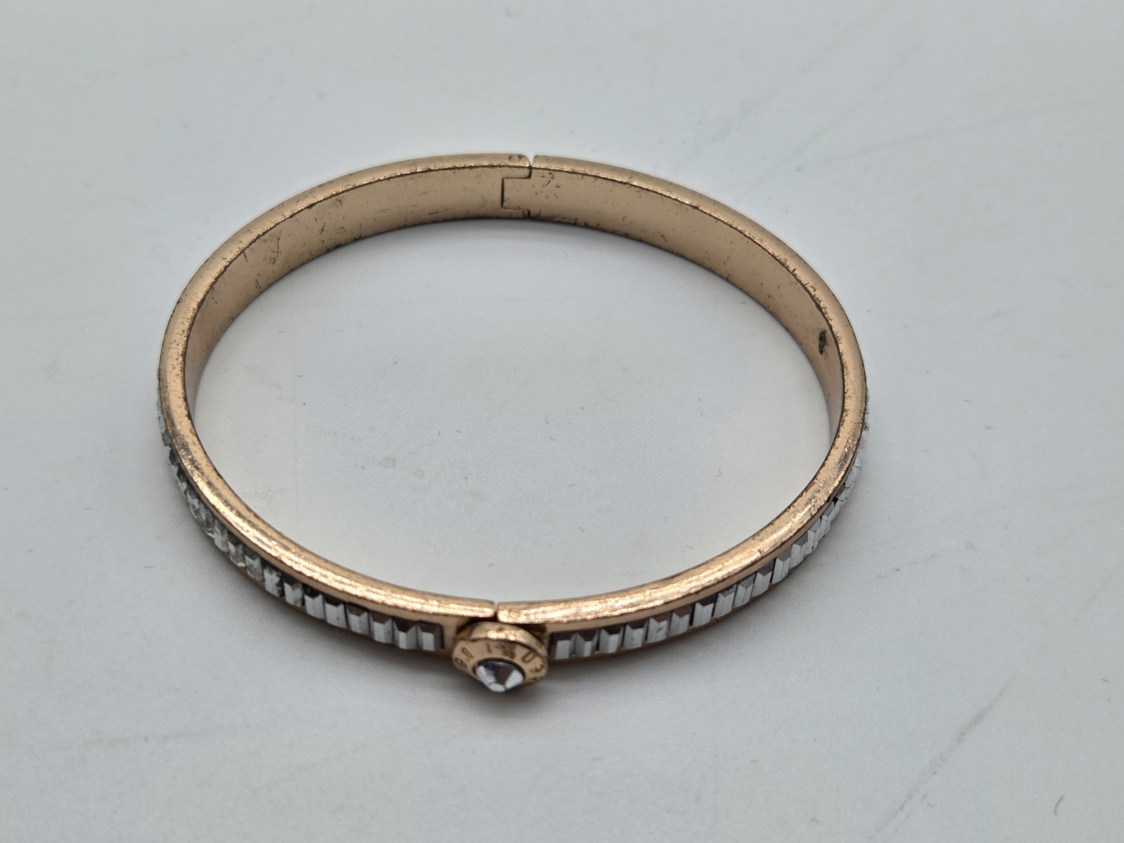 Henri Bendel Rose Gold Tone Hinged Bangle Bracelet Crystal Accent Geometric…