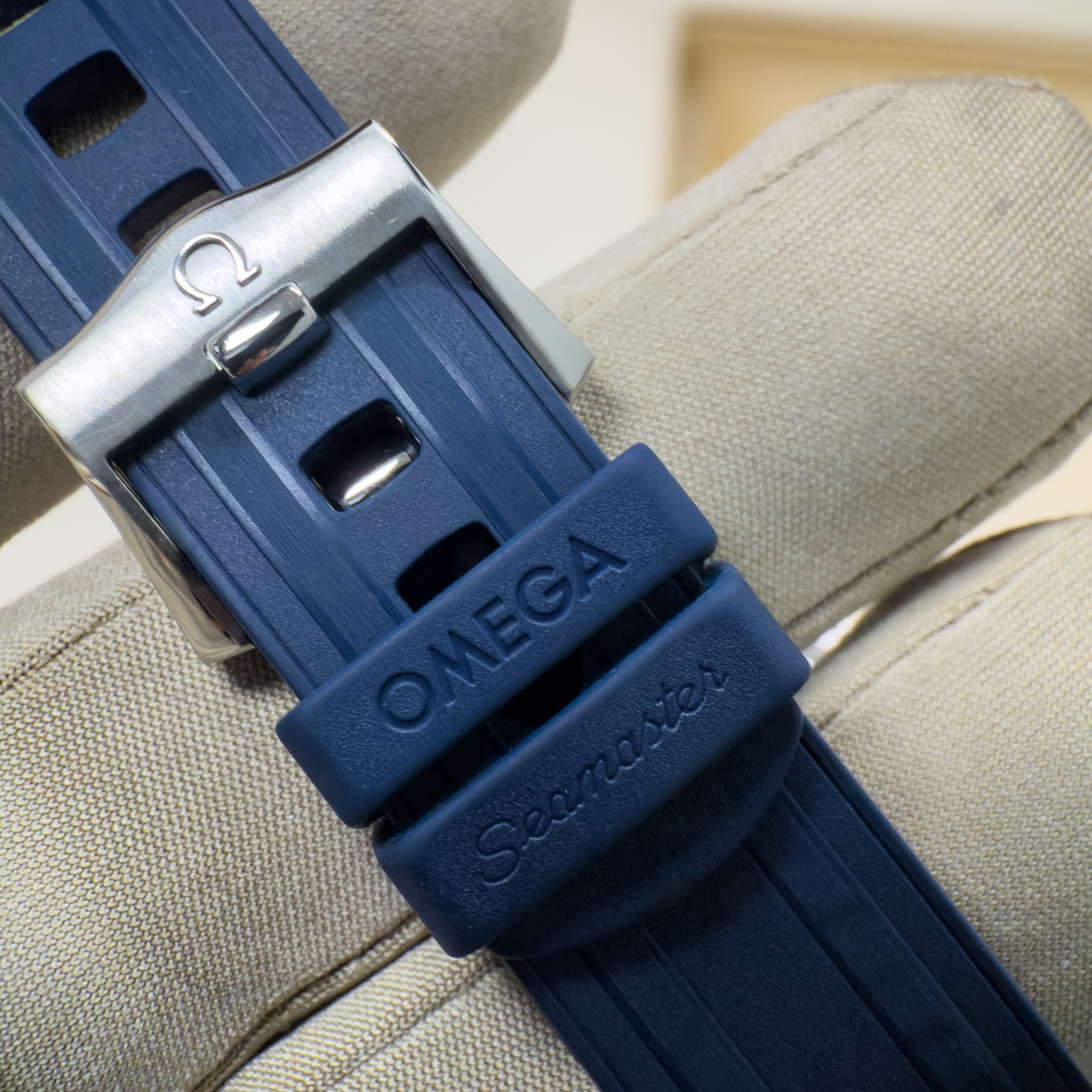 Omega Seamaster Diver 300M 42mm Blue 210.32.42.20.03.001 2021 Full Set B&P
