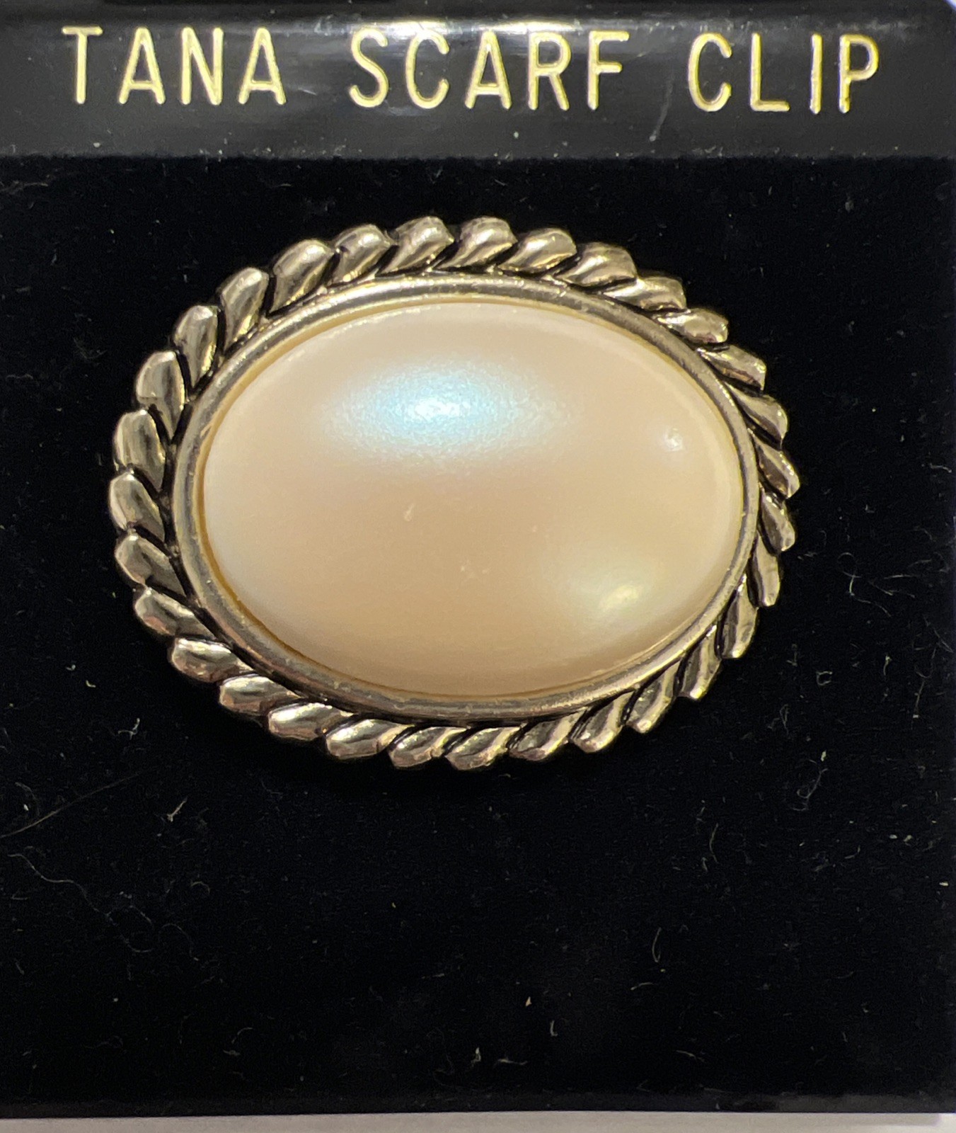 Vintage Tana Scarf Clip Gold Tone Filigree Faux Pearl Signed Stunning✨