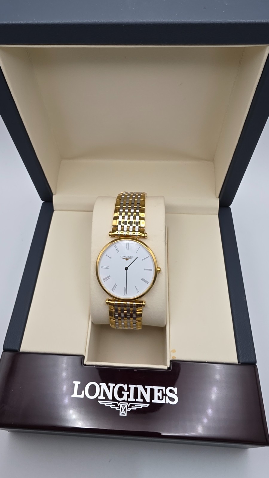 Longines La Grande Classique de Longines Gents Slim Watch in Longines Box.
