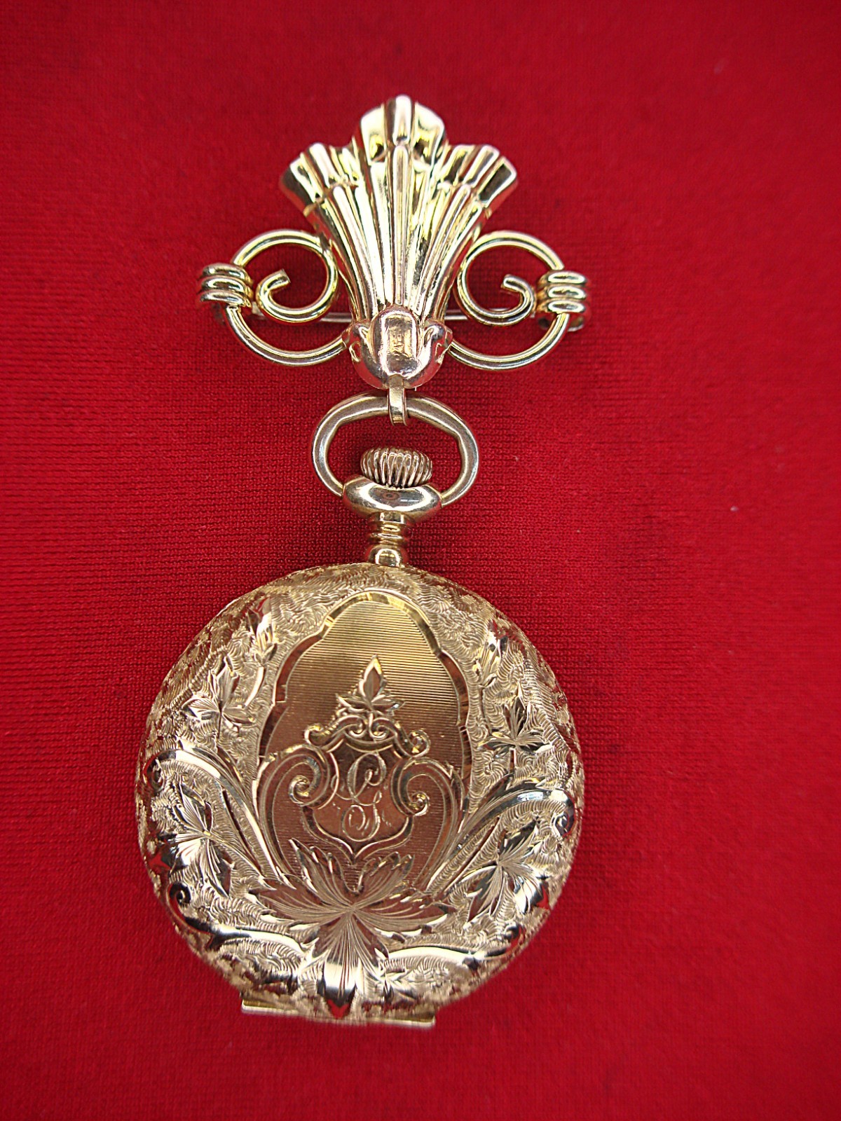 BEAUTIFUL ANTIQUE WALTHAM LADIES HUNT CASE POCKET WATCH – 14K CASE – 15 JEWEL MV