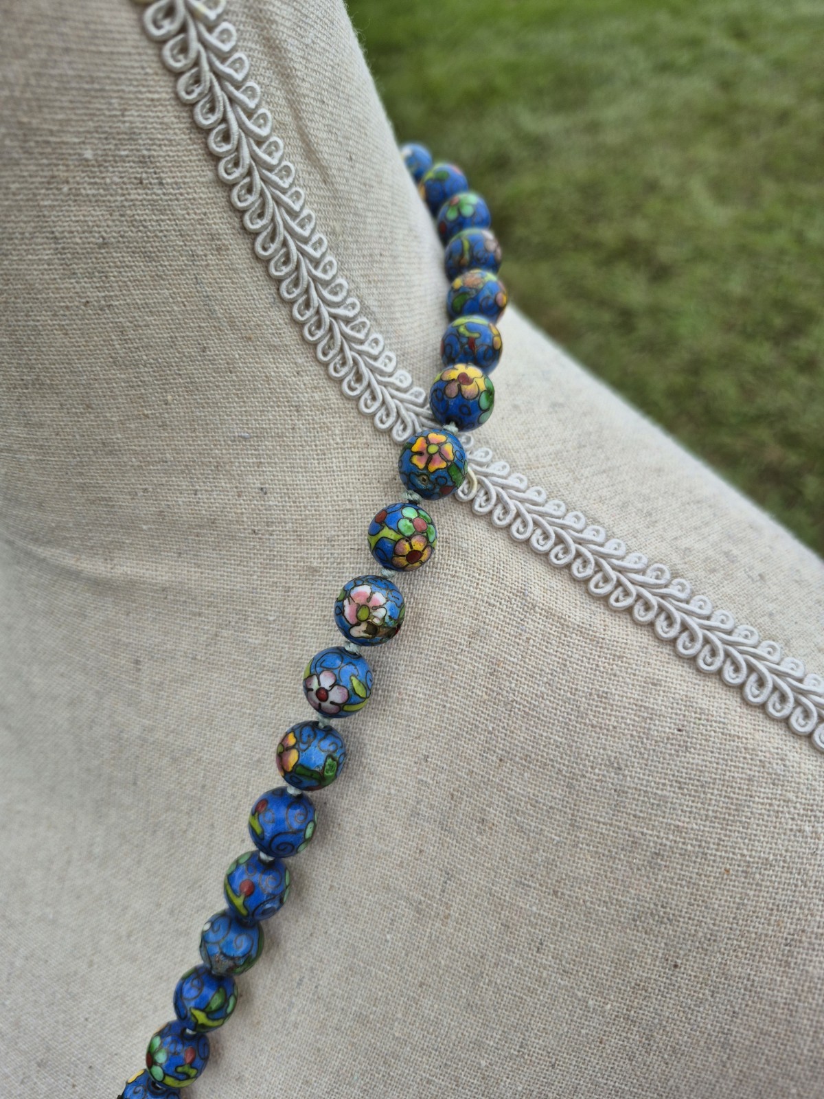 Vintage Blue Floral 26″ Strand Cloisonne Bead Necklace Old Estate Jewelry 12.3mm