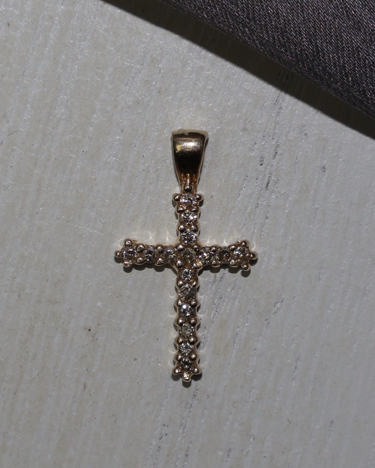 10k Yellow Gold Diamond Cross Pendant 1.24G / 0.8in