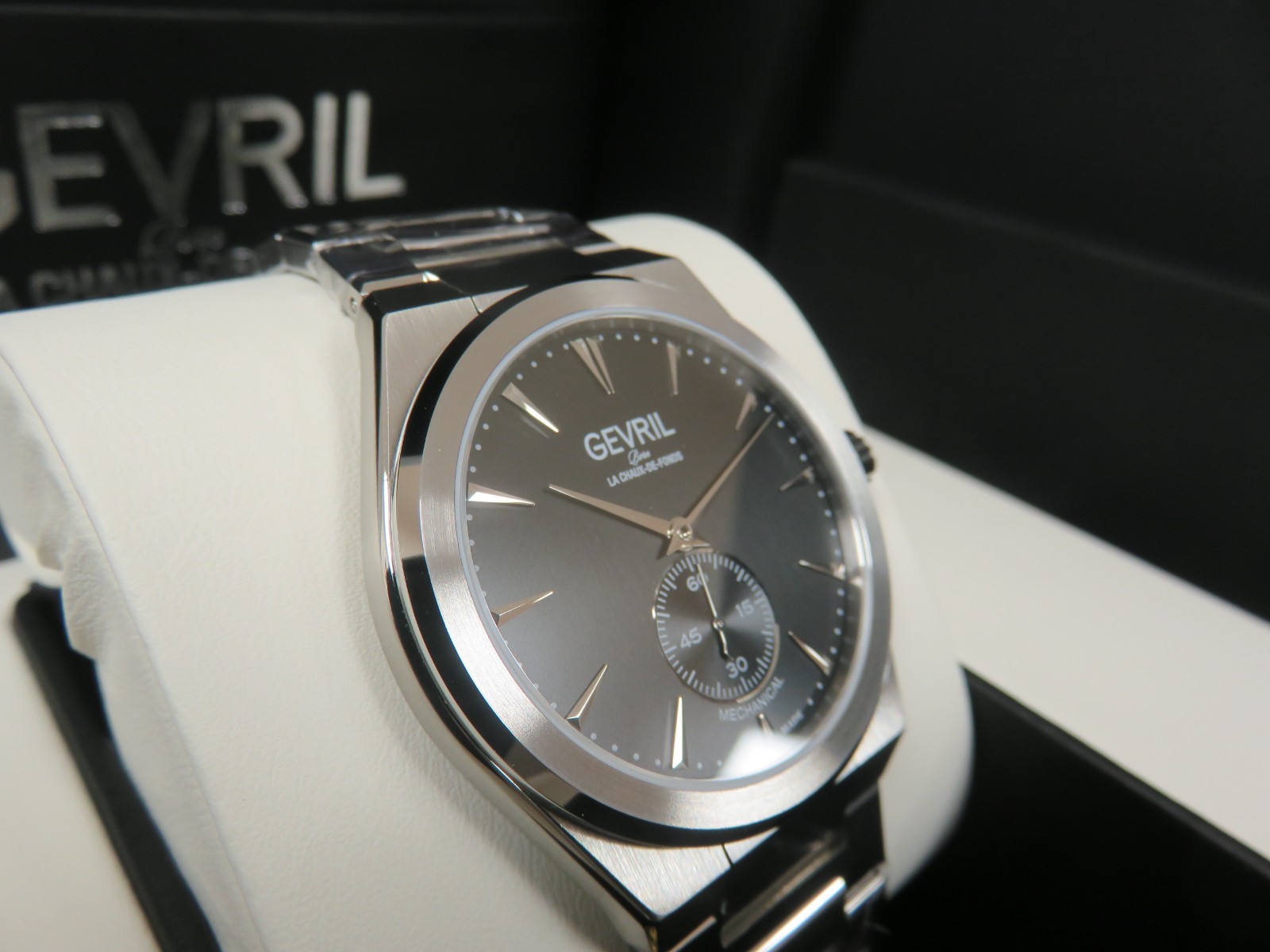 Gevril Men’s 49910B Montauk Sub Dial Swiss Made ETA 7001 SS 40mm Watch