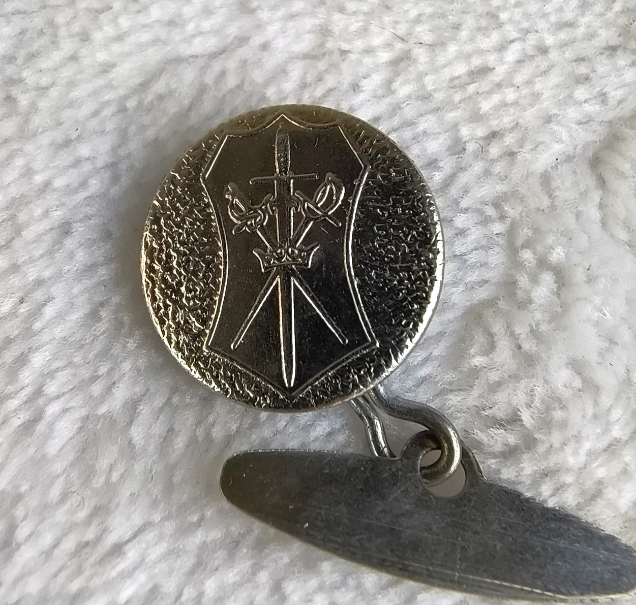 Vintage Cufflinks Coat of Arms Crest Swords Silver Tone Cuff Links