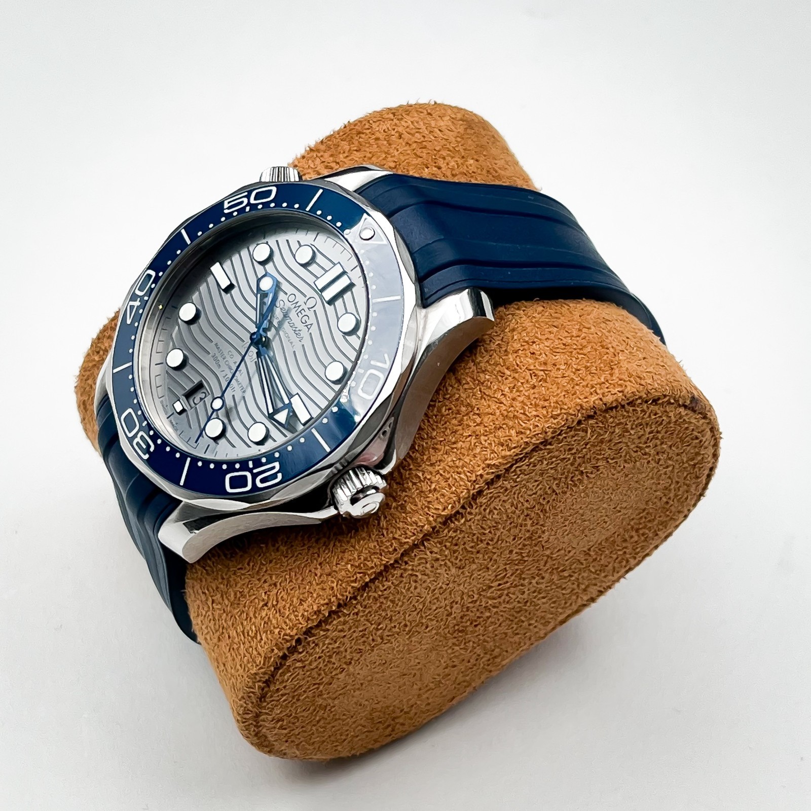 OMEGA Seamaster Diver 300M Grey Wave Dial 42mm | 210.32.42.20.06.001 | Full Set