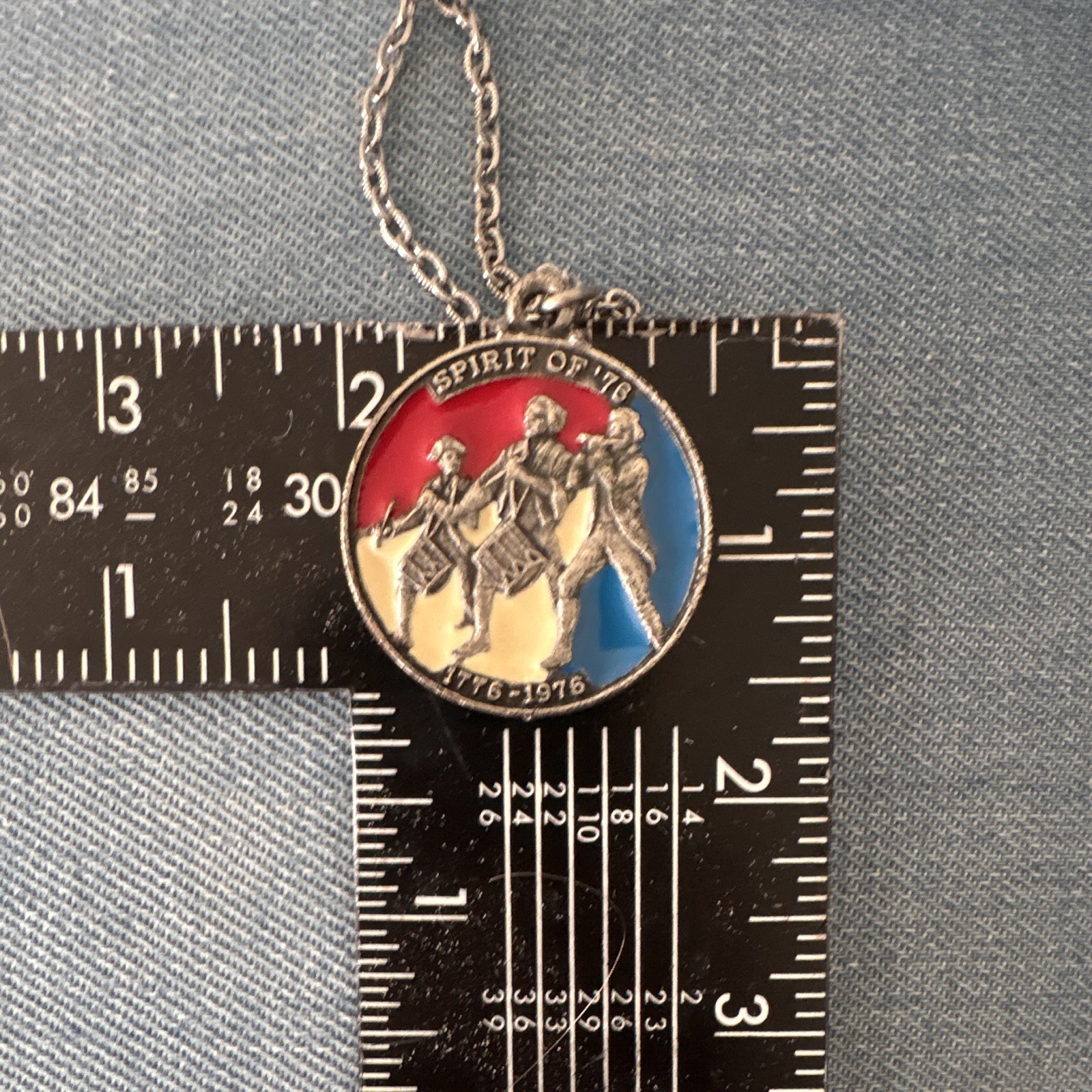 Spirit of ’76 Round Medal Pendant Necklace Oval Link Chain Bicentennial