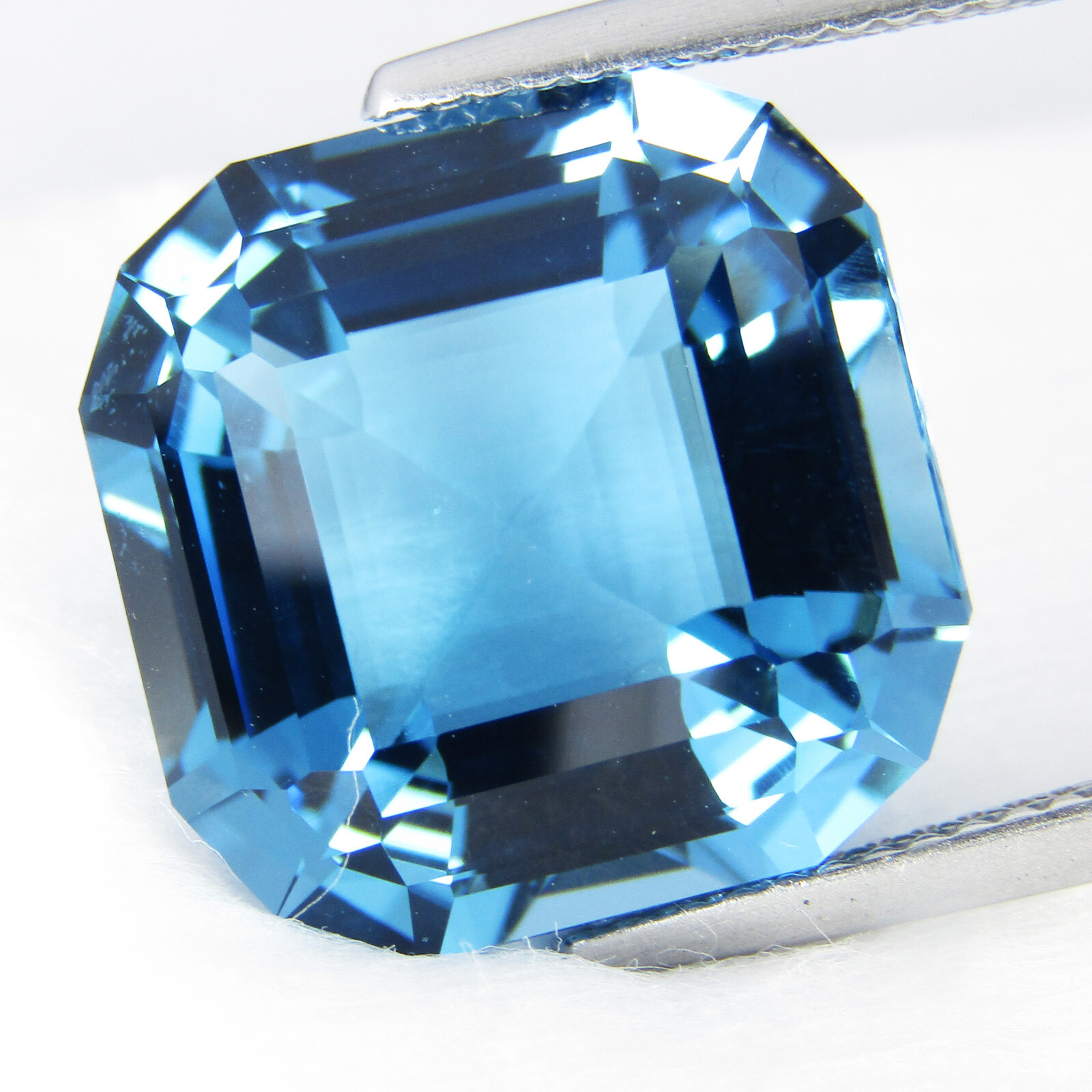 16.04cts Natural Beautiful London Blue Topaz 14.7mm Fashion Radiant Cut Gem