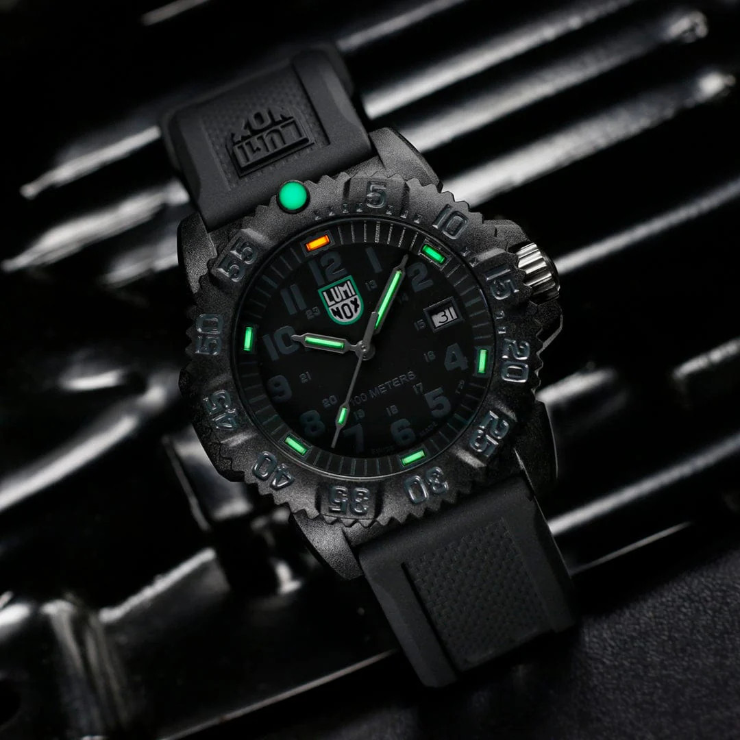 Luminox 37mm G Sea Lion Black Dial Carbonox Case Polyurethane 100m Watch X2.2072