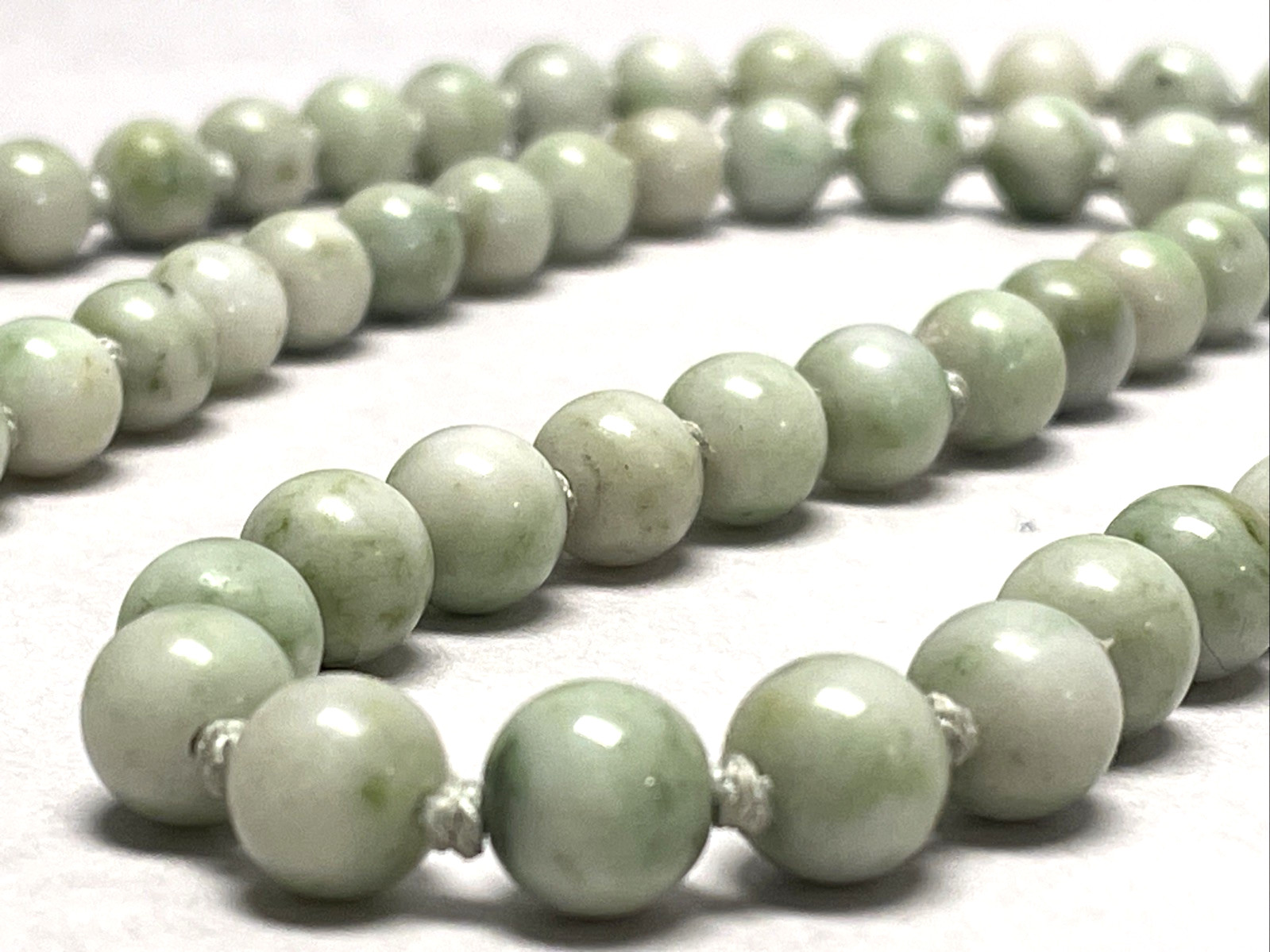 VTG Chinese Export Jade Jadeite Bead Necklace 24 in 8mm Silver Filigree Clasp