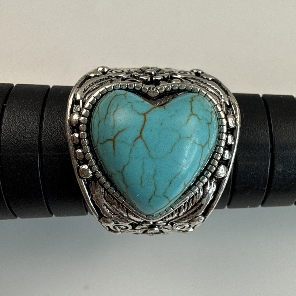 Native American Turquoise Heart Sterling Silver Ring Sz 8 Feathers Flowers 9.45g